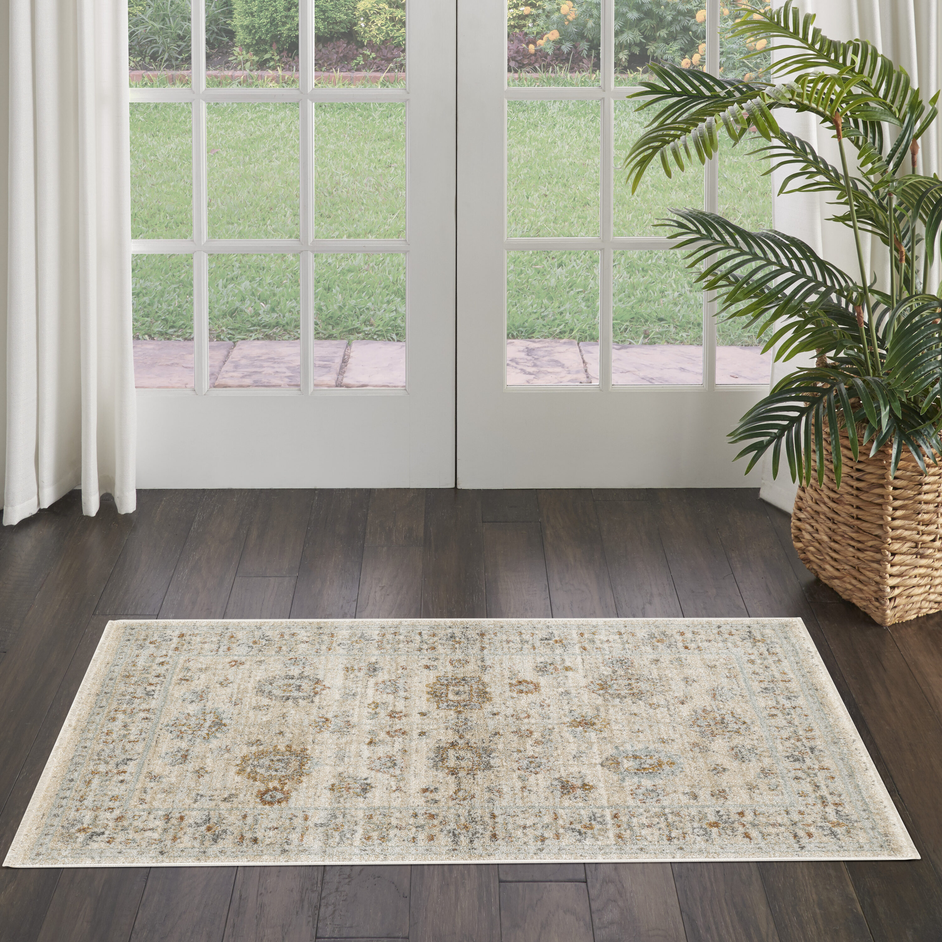 Nourison 099446938749 Traditional Home 3 x 5 (ft) Loomed Polypropylene Ivory Beige Rectangular Indoor Floral/Botanical Area rug