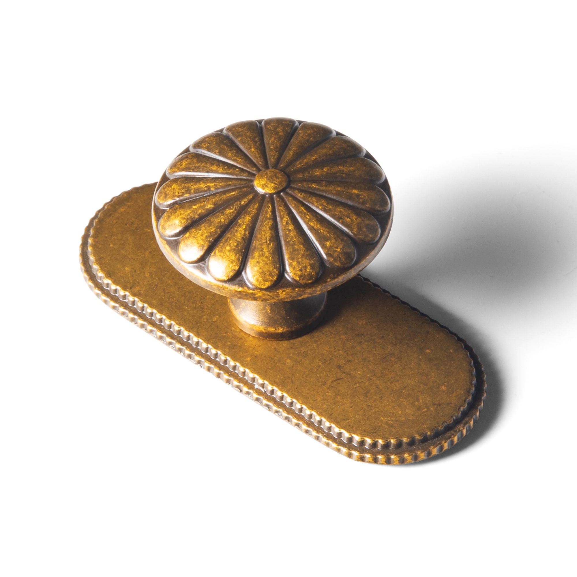 Miaokesen 1-1/5-in Antique Brass Novelty Classic Cabinet Knob 6 -Pack #9010GT-G019-DK