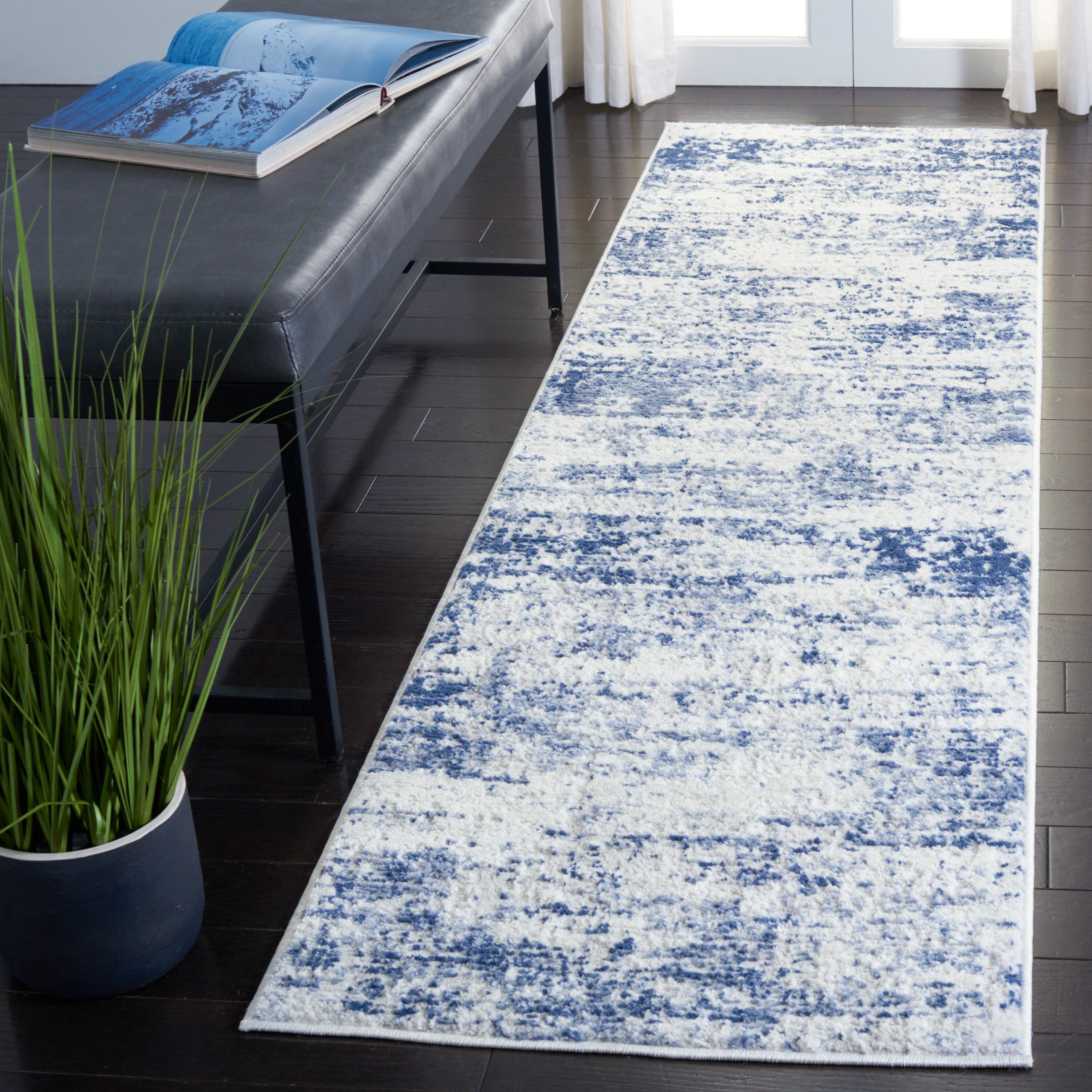 Safavieh ALA700B-26 Amelia Abruzzo 2 x 6 (ft) Loomed Polypropylene Ivory/Navy Rectangular Indoor Distressed/Overdyed Bohemian/Eclectic Runner rug