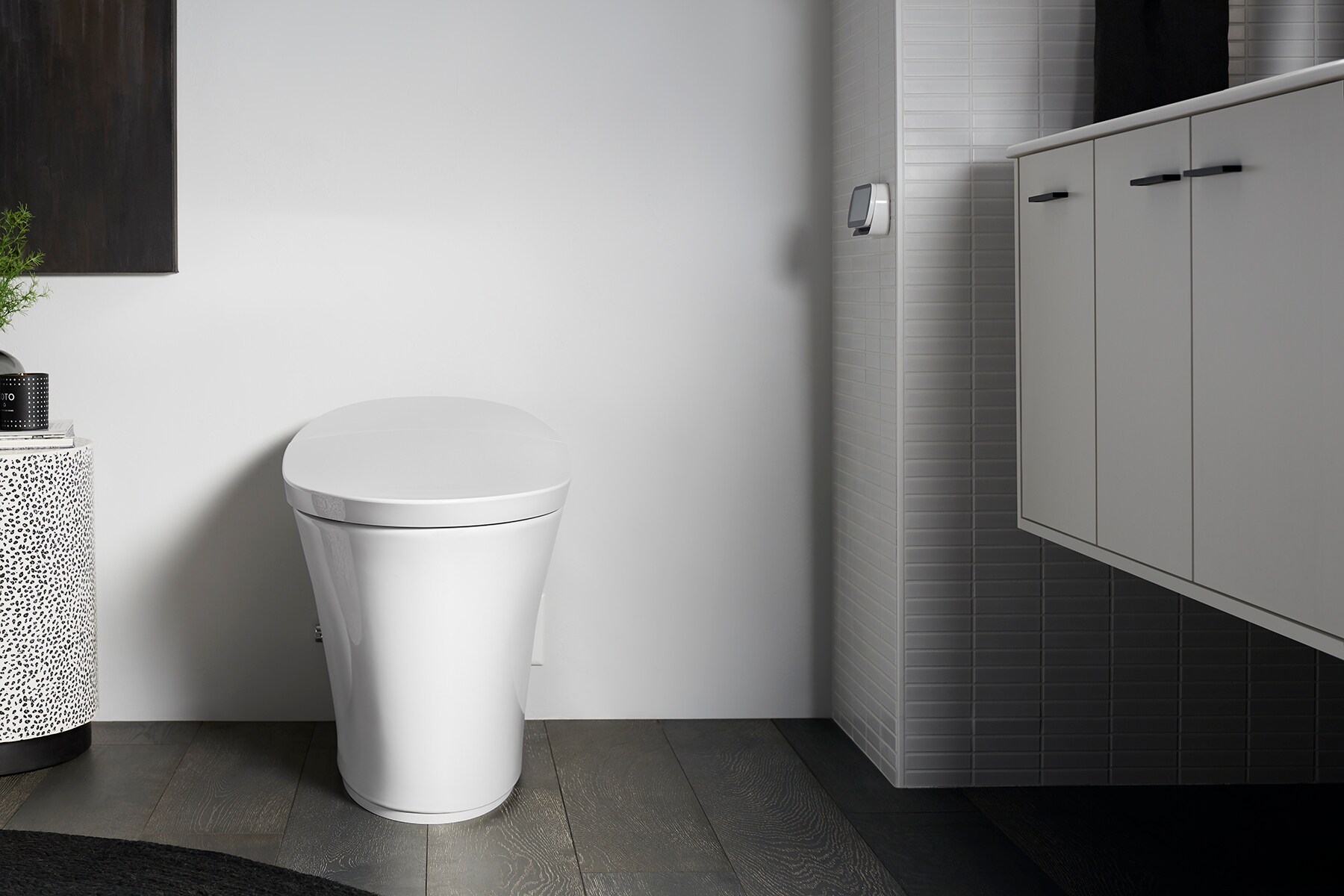 Elongated High-Efficiency Intelligent Toilet with Dual Flush and Heated Seat