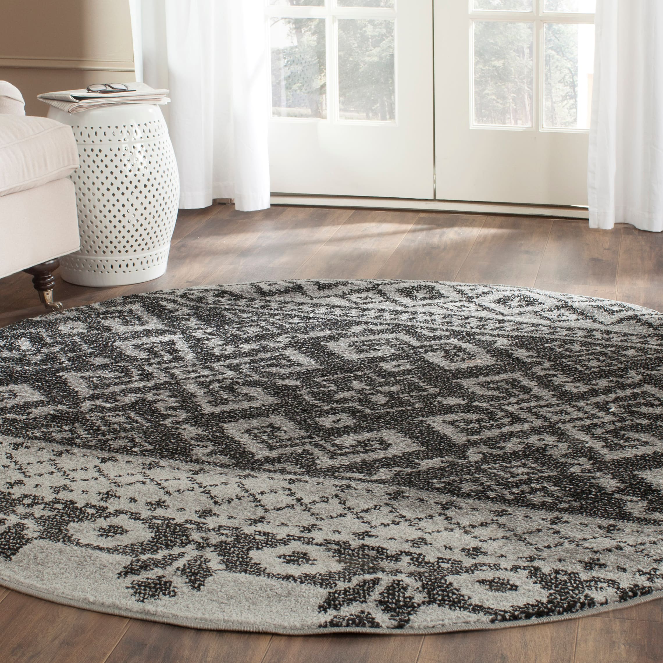 Safavieh Adirondack Taos 6 X 6 (ft) Silver/Black Round Indoor Lodge Area Rug  in the Rugs department at