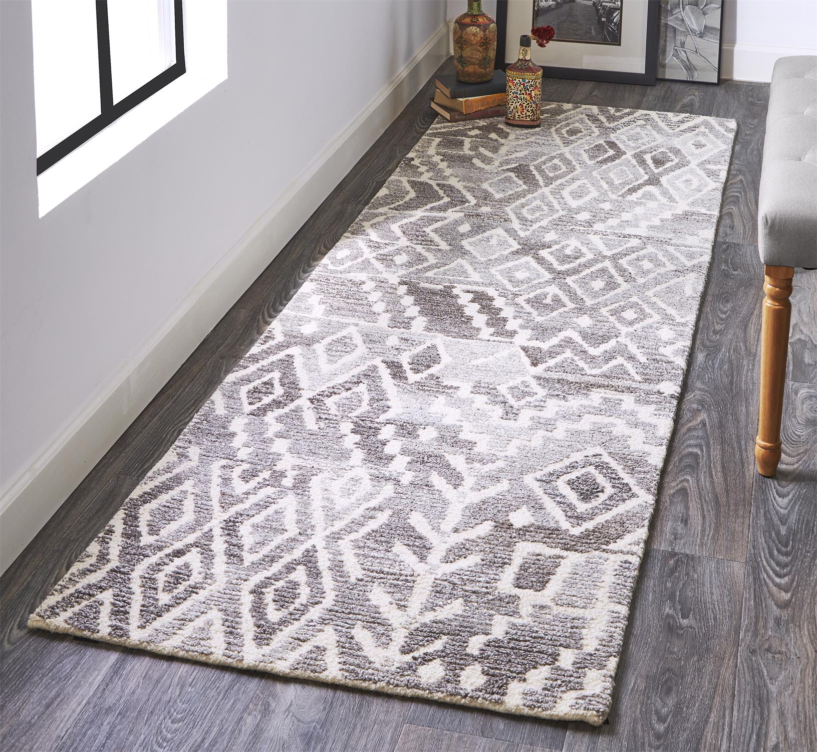 Gray Geometric Tufted Wool and Viscose Area Rug
