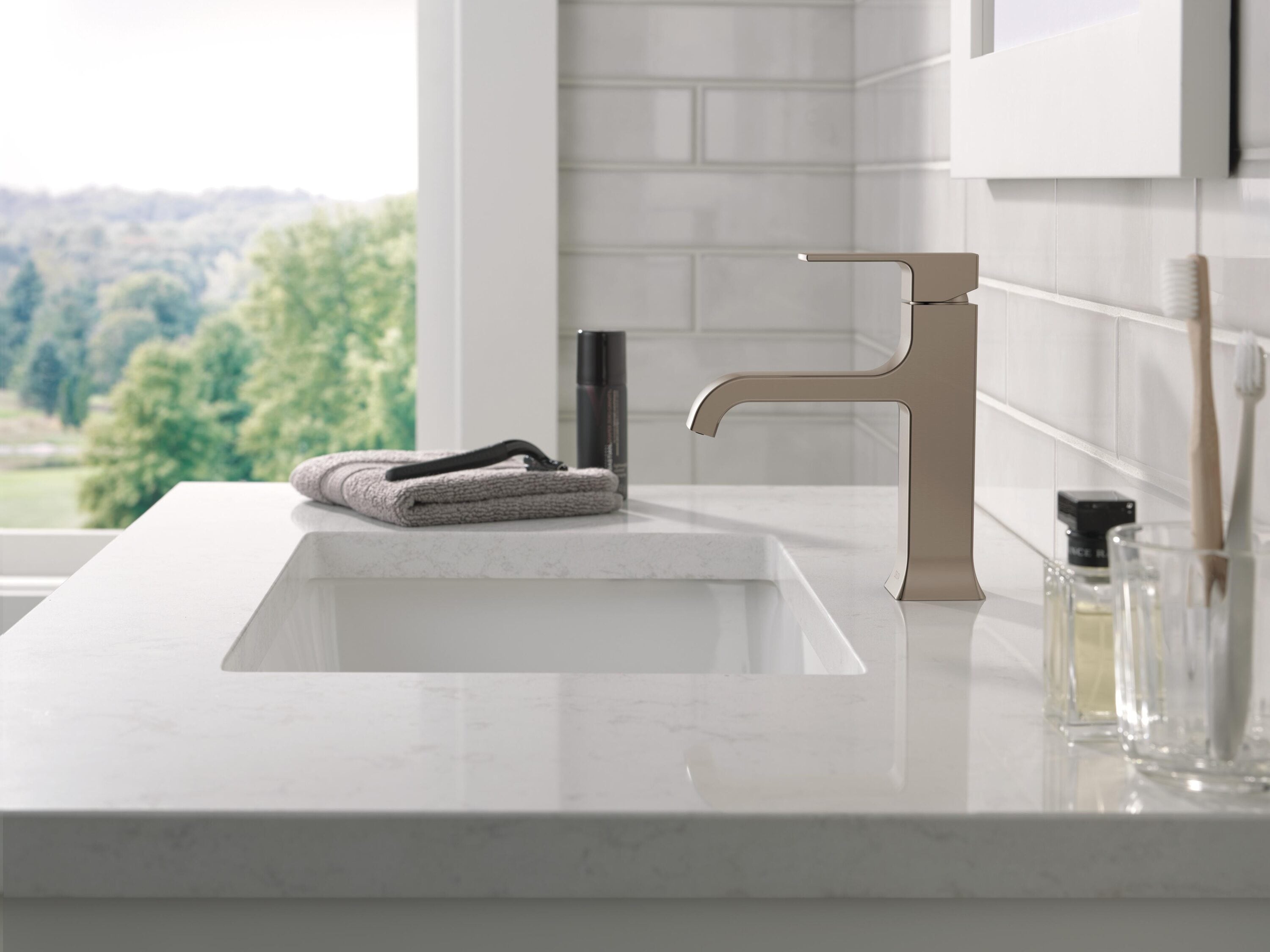 Delta 539-SSMPU-DST Lavatory-Faucets - View #2
