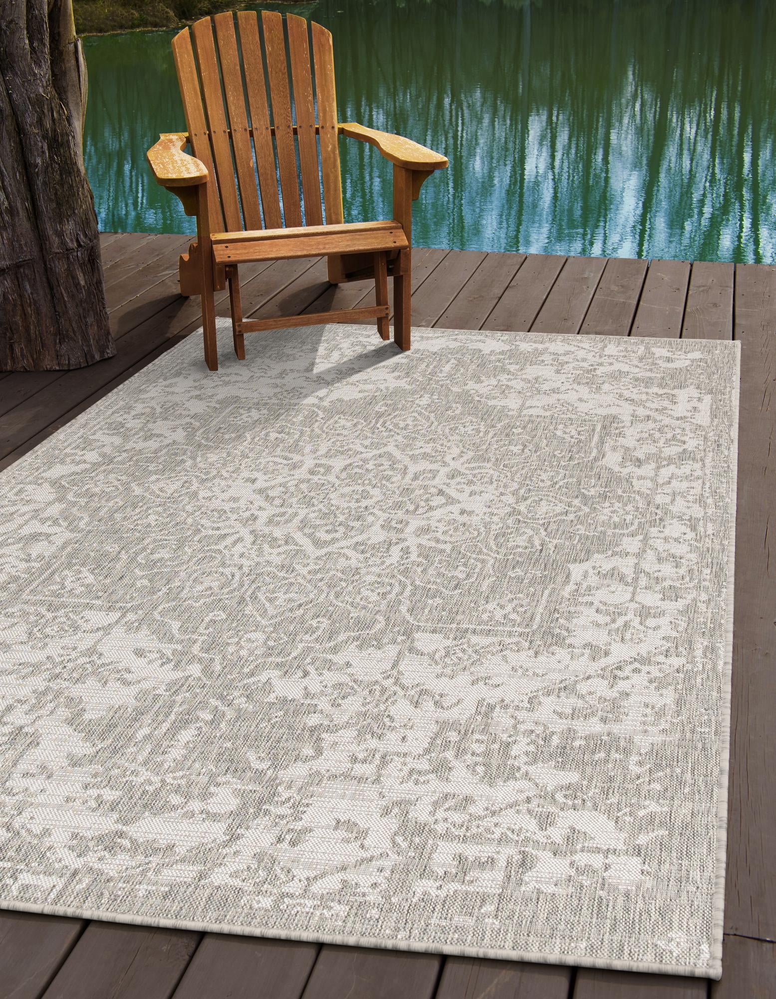 Unique Loom 3152237 Jill Zarin Outdoor 6 x 9 (ft) Loomed Polypropylene Gray Rectangular Indoor/Outdoor Medallion Area rug