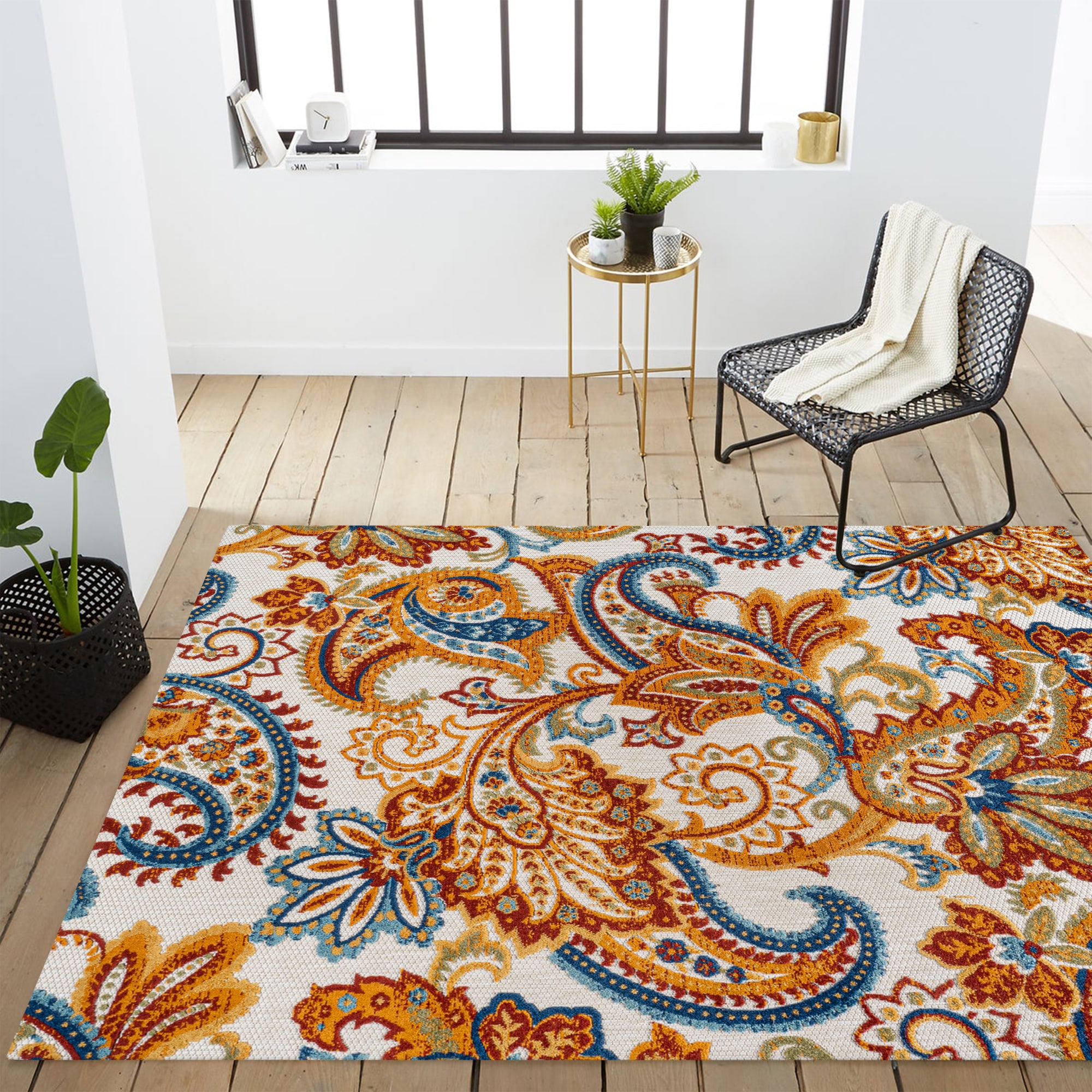 Ivory and Multicolor Paisley High-Low Indoor/Outdoor Rug