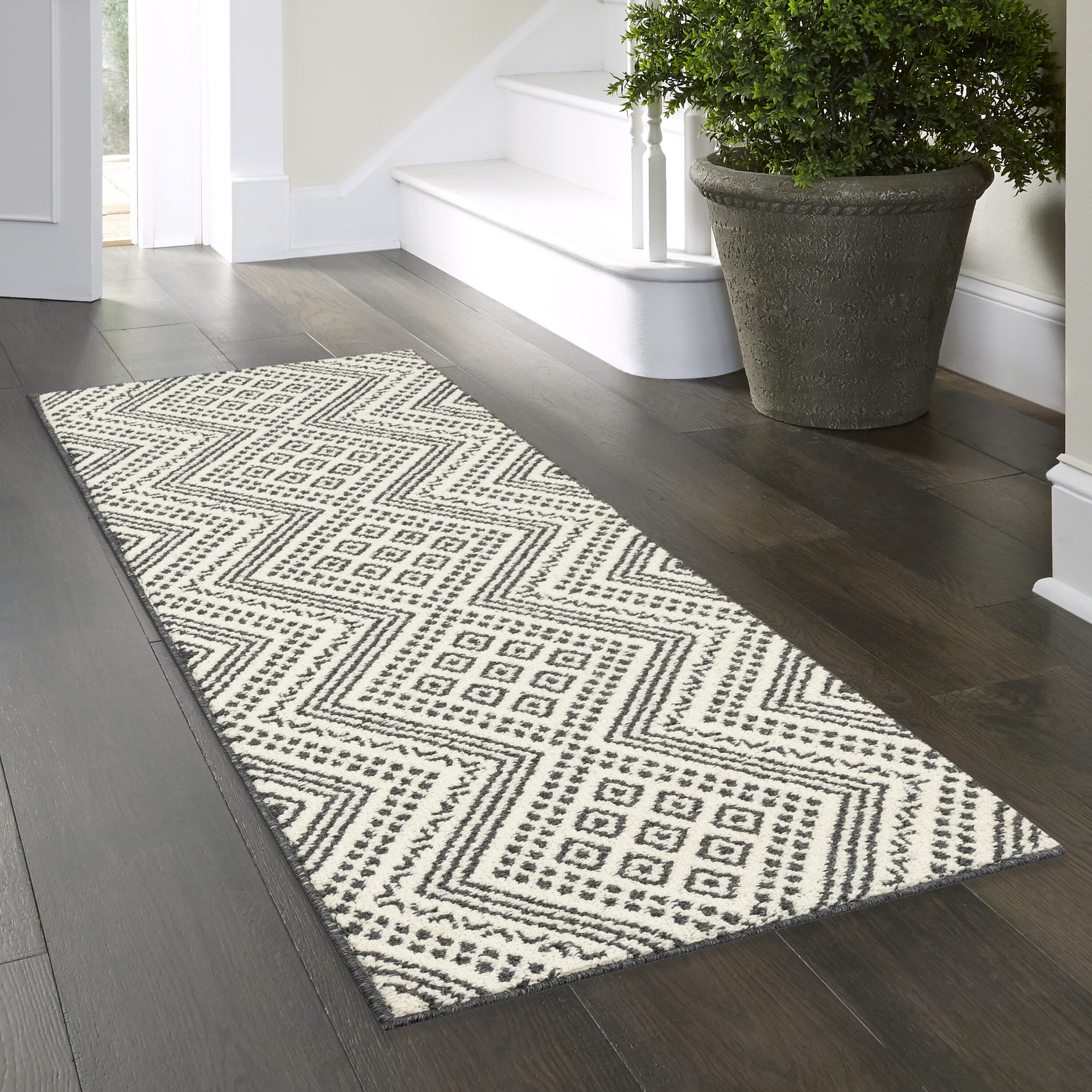 Style Selections 3 x 8 Ivory Indoor Trellis Runner Rug in the Rugs  department at