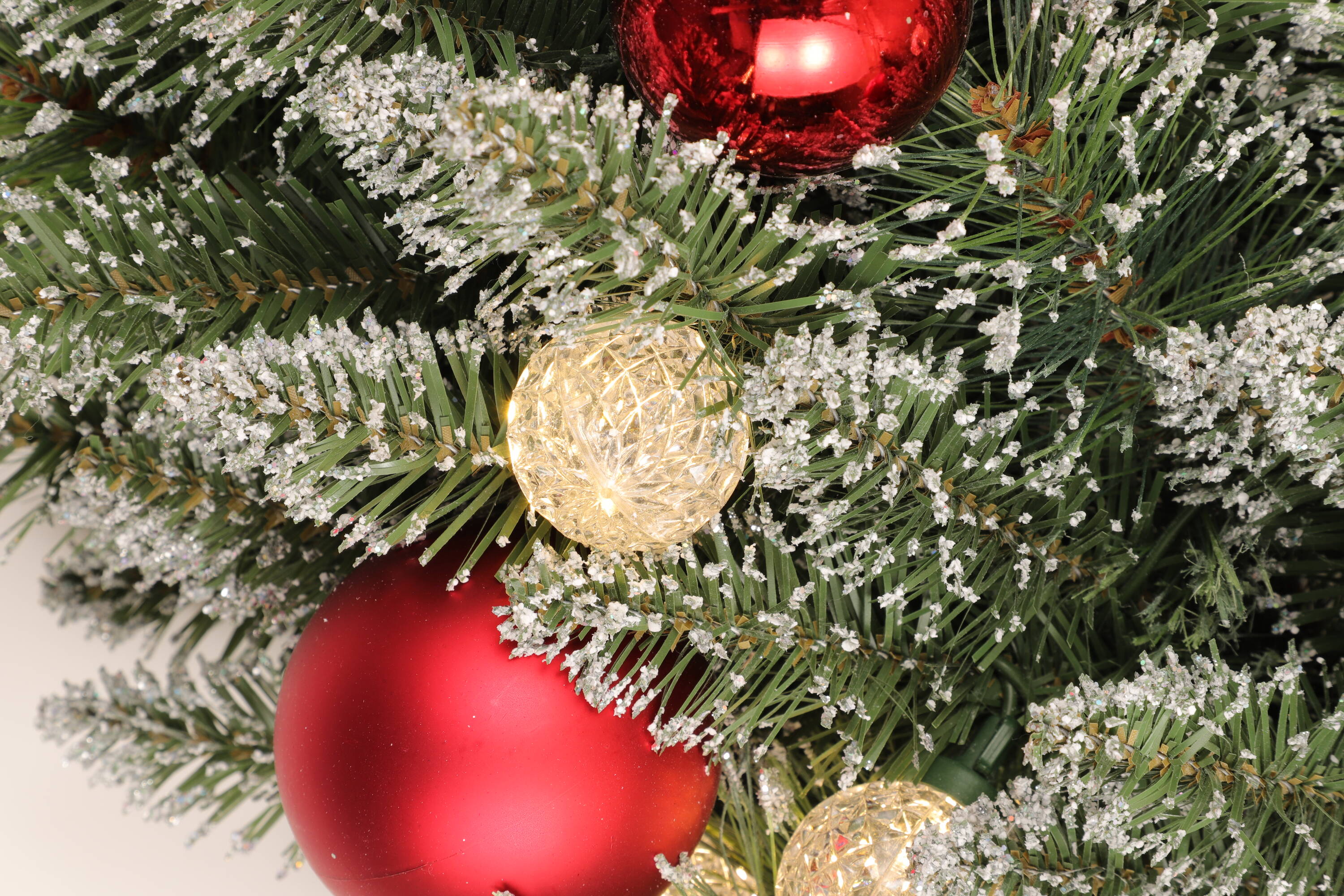 Holiday Living LW20-W01R1 Artificial-Christmas-Wreaths - View #3