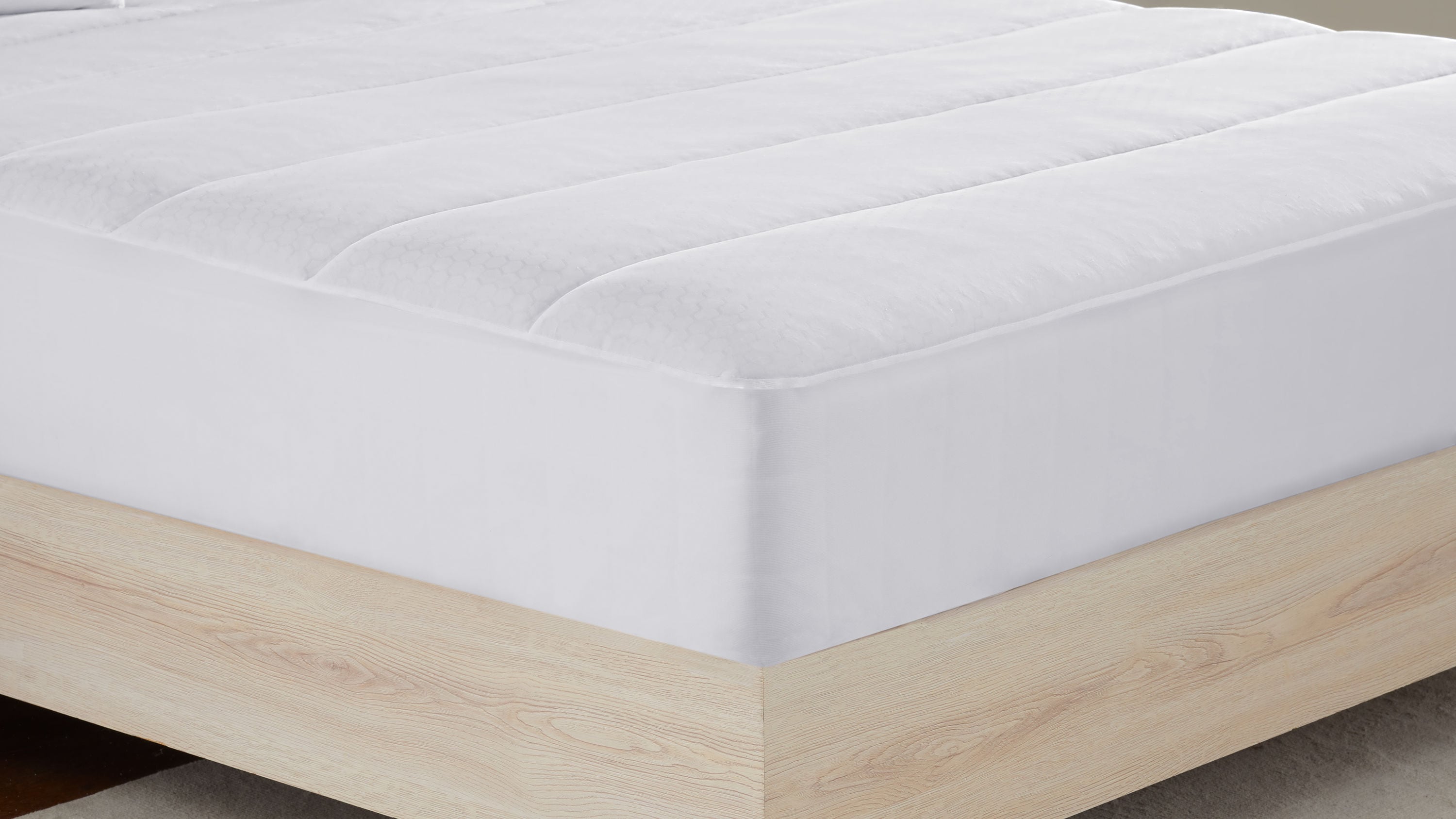 Serta 15-in D Polyester Queen Encasement Hypoallergenic Mattress Cover ...