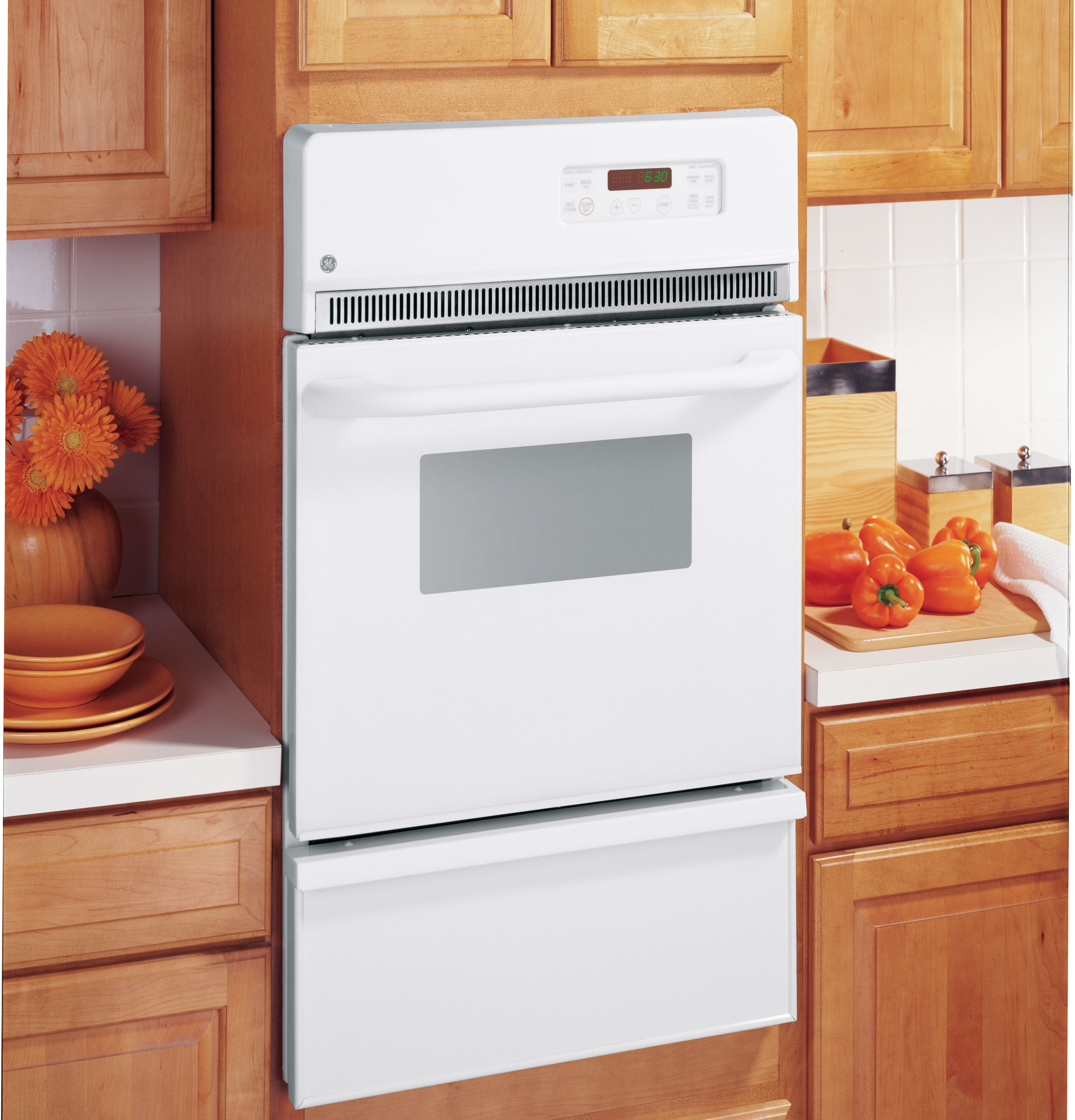 GE 24 ELEC SNGL WALL OVEN WOW - White