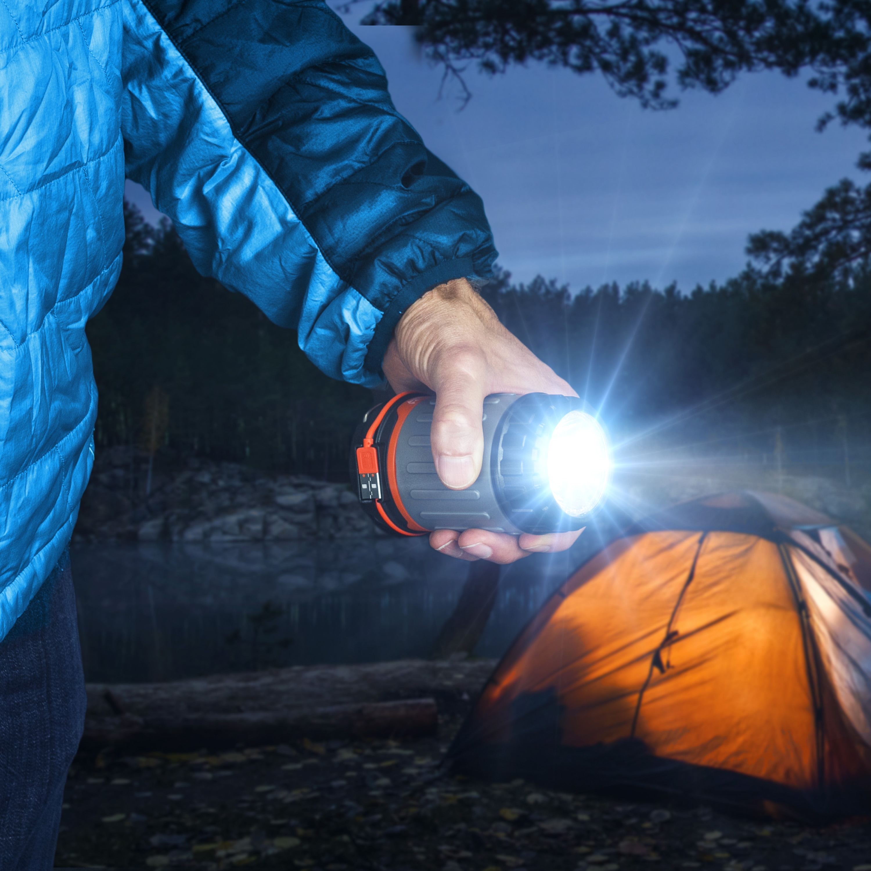 Coast EAL22 1250-Lumen LED Camping Lantern in the Camping Lanterns  department at
