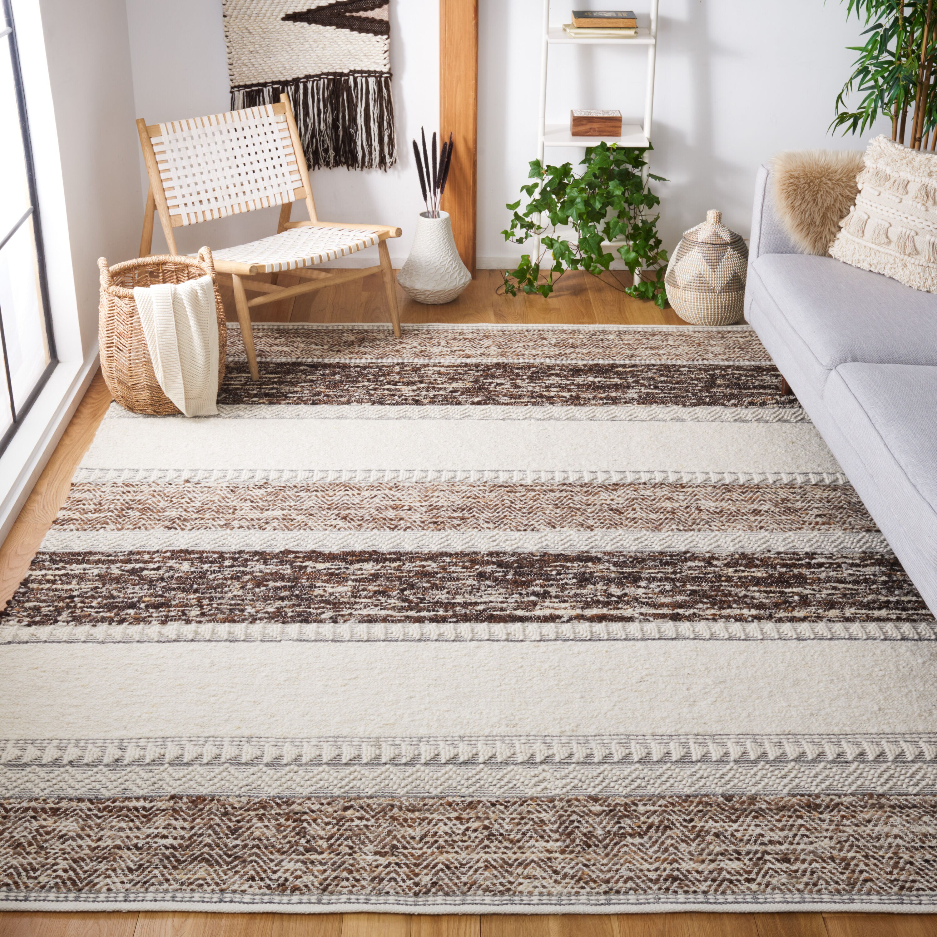 Safavieh Natura 326T Brown Ivory 6 x 9 Rectangular Area rug in the