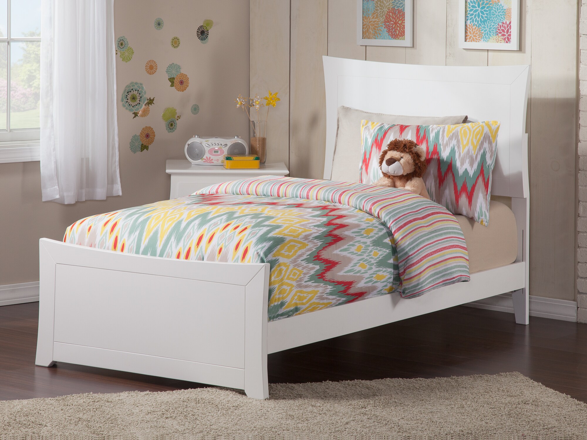 Metro Twin White Wood Platform Bed with Headboard