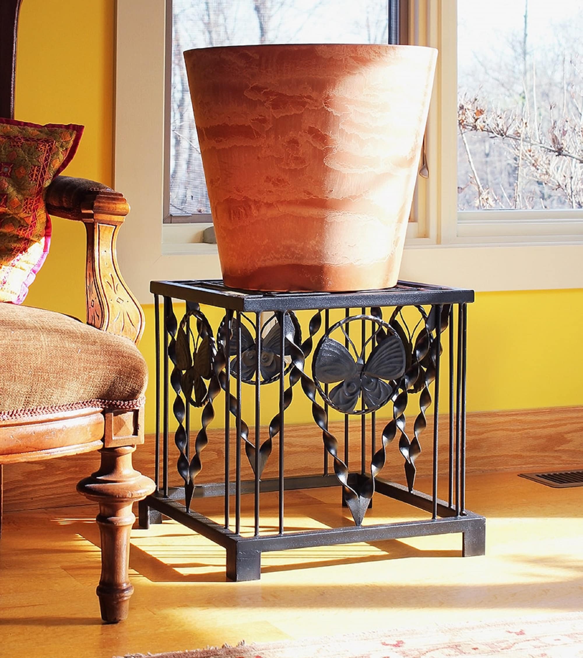 Minuteman International FB-65 Plant-Stand - View #3