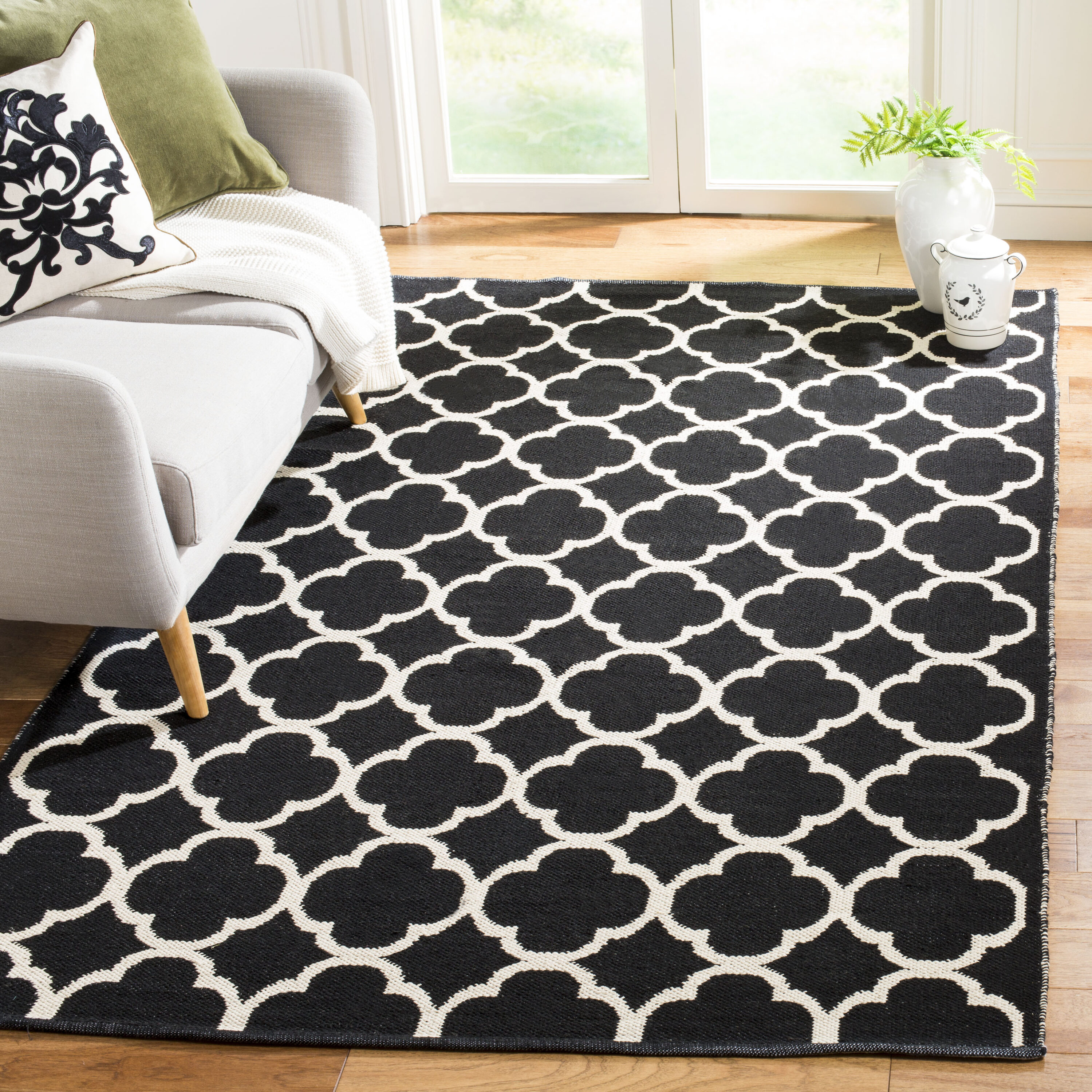 Safavieh MTK725D-6SQ Montauk Kure 6 x 6 (ft) Cotton Black/Ivory Square Indoor Trellis Coastal Area rug