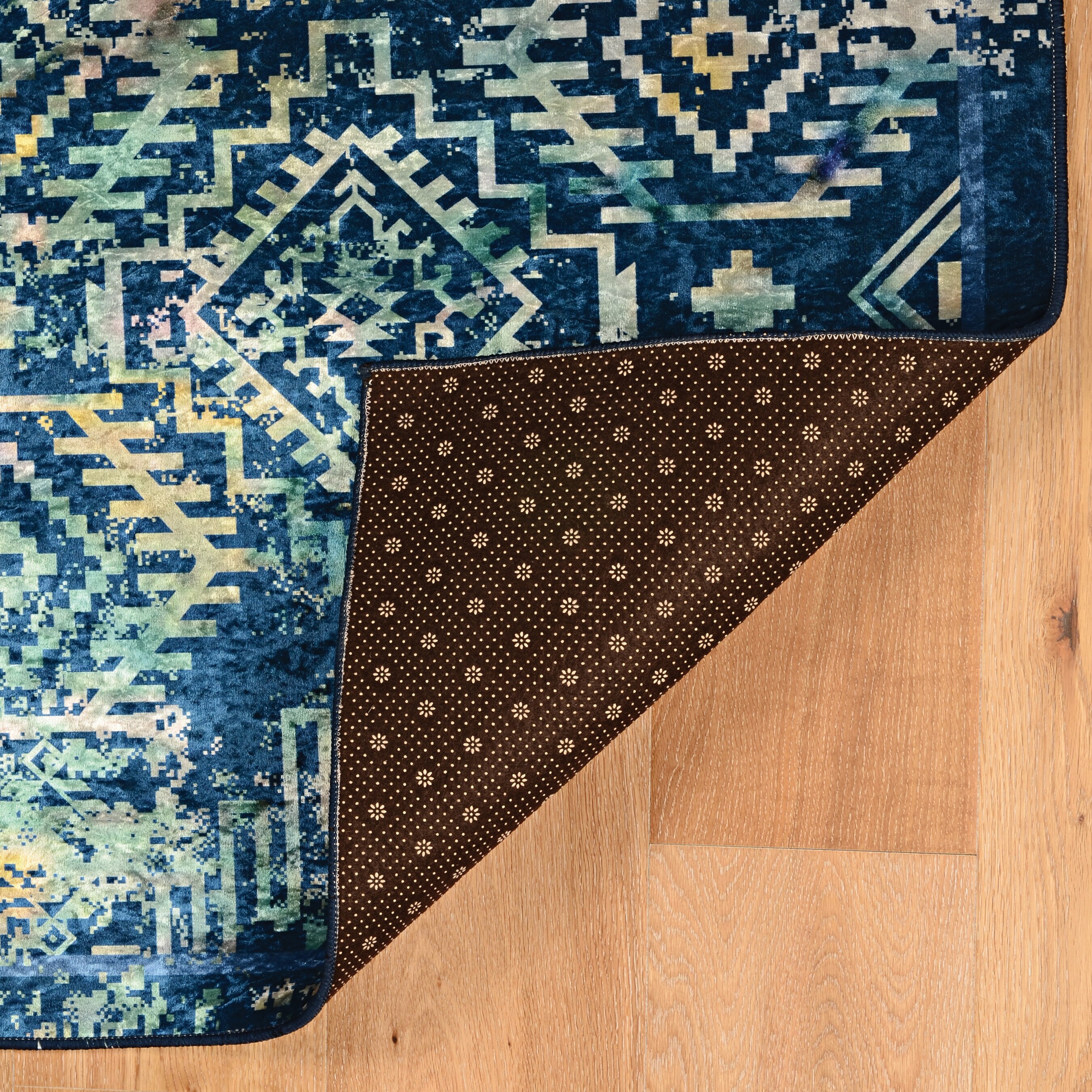 Linon RUGEM0771 rugs - View #3