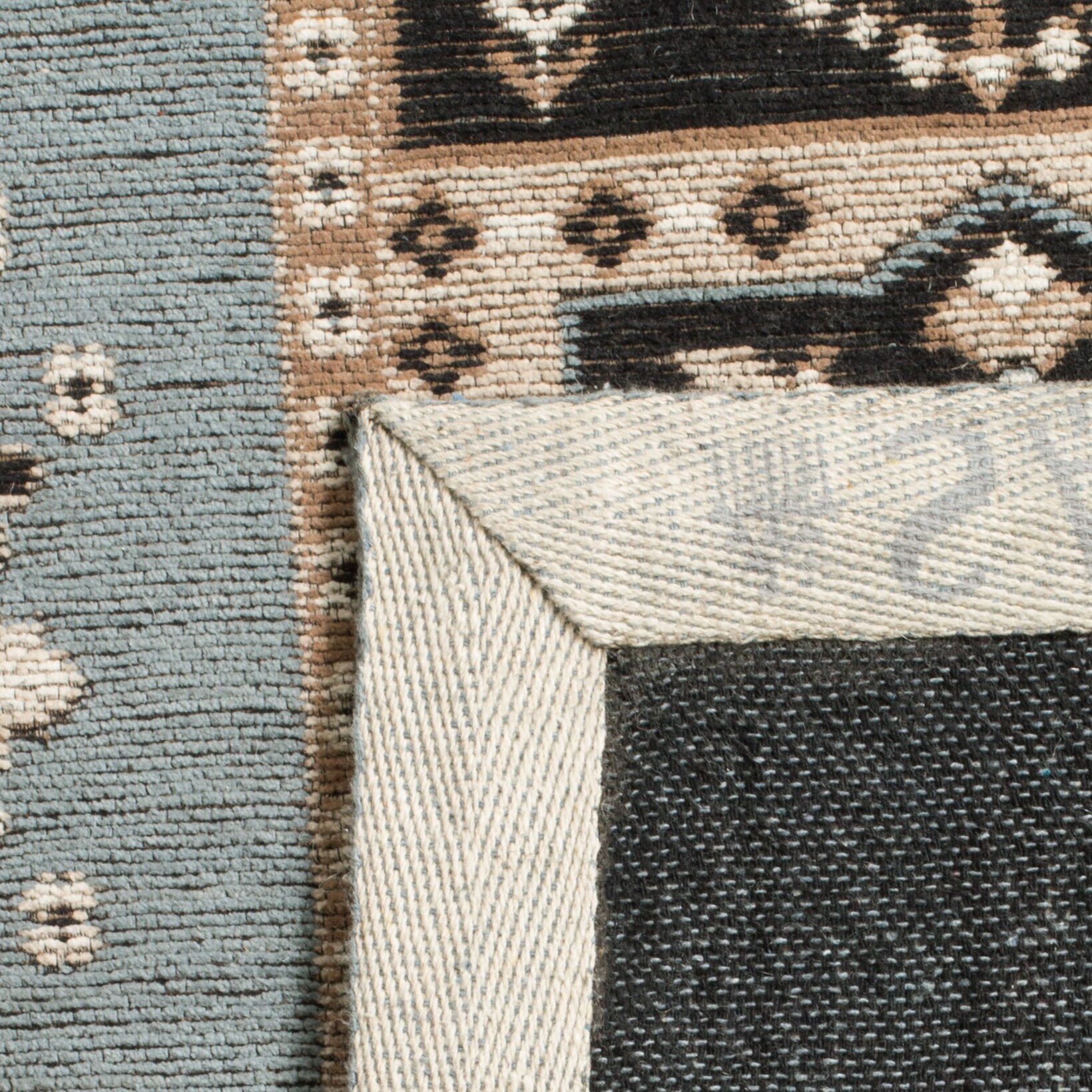 Safavieh CLV512B-5 rugs - View #3