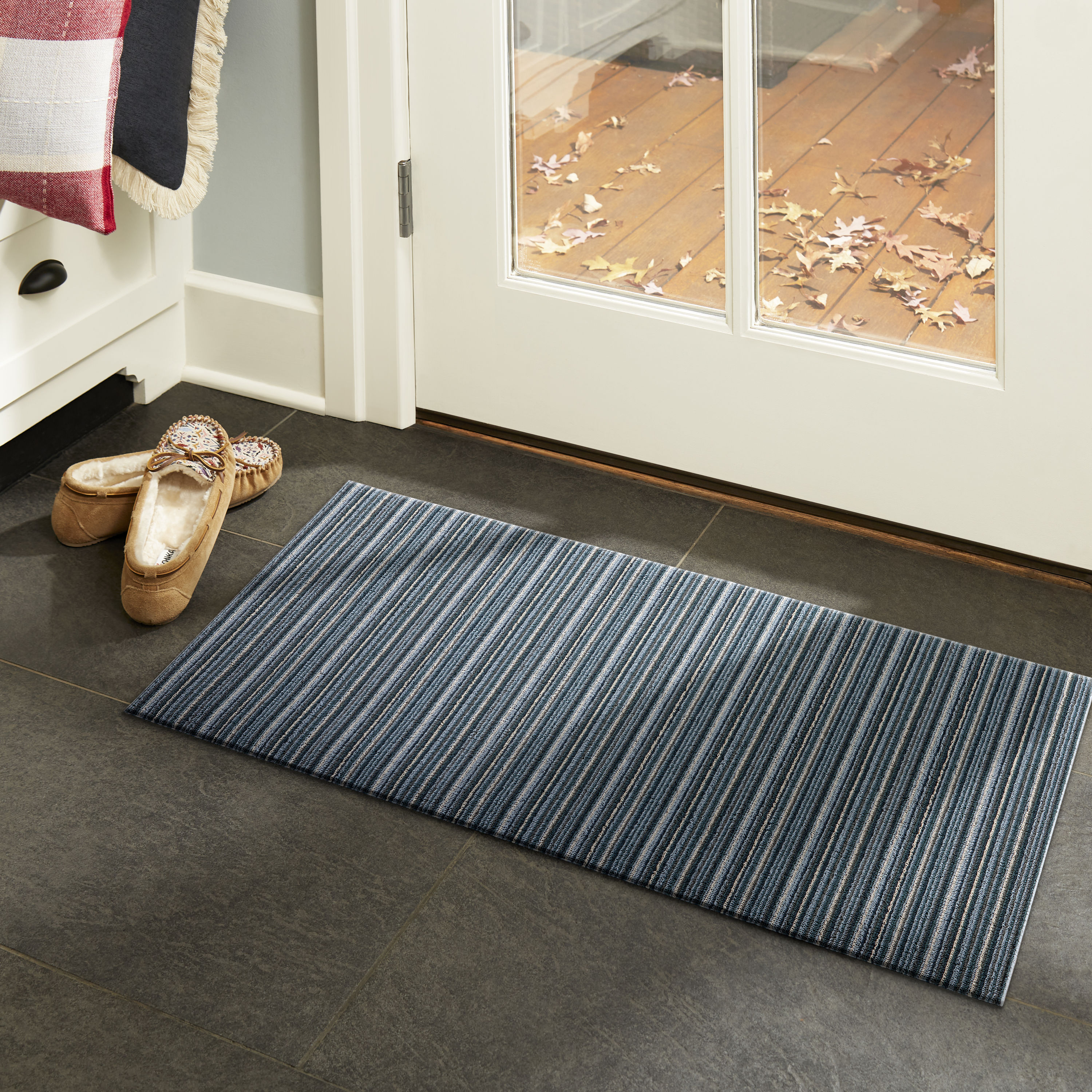 Clorox 2-ft x 3-ft Gray Rectangular Indoor Home Door Mat in the