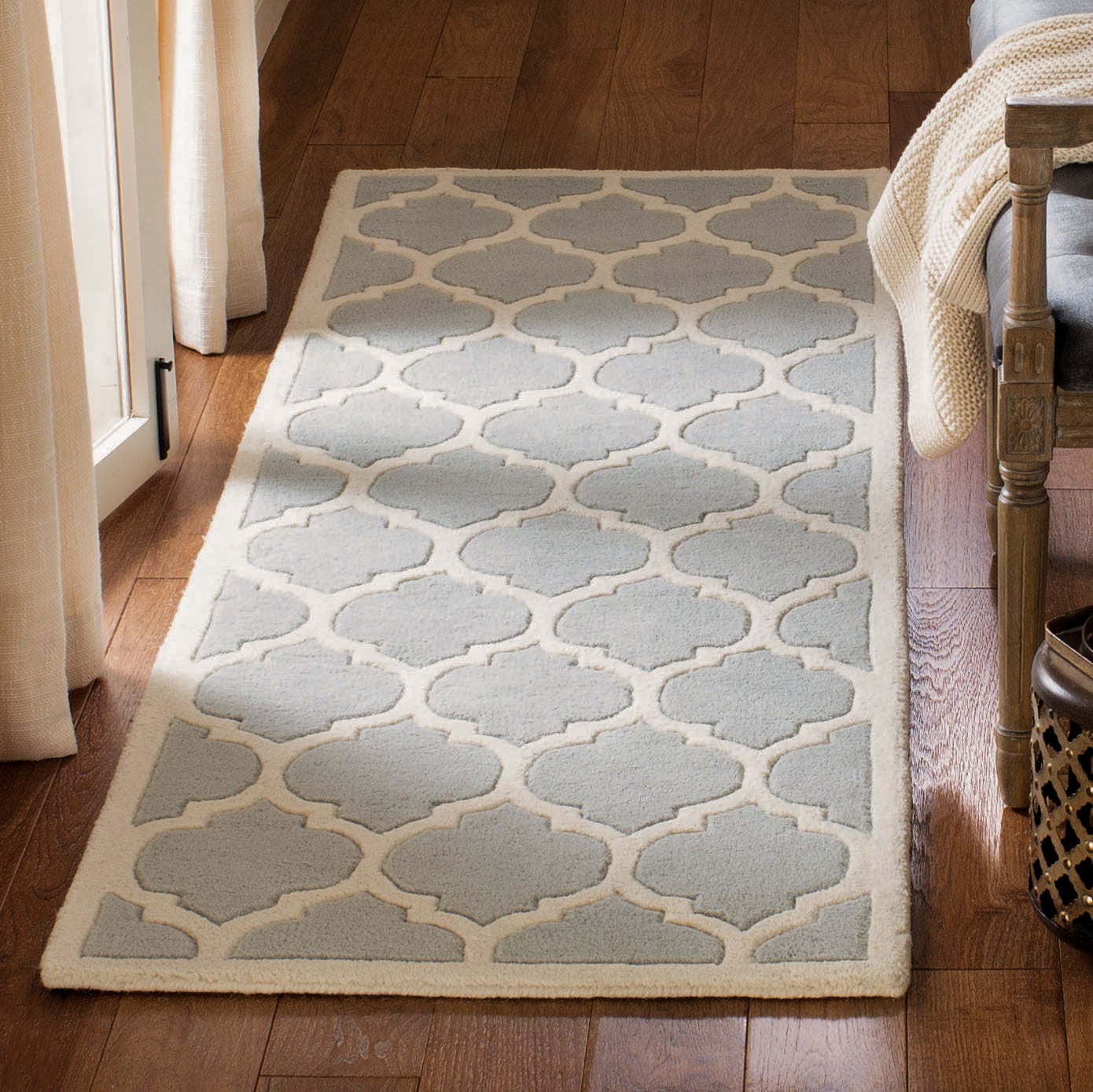  Chatham 734 Gray/Ivory Contemporary 2ft-3in x 7ft Runner Rug