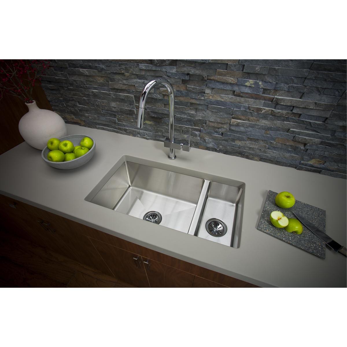 Elkay EFRU321910T Crosstown Undermount 32.25-in x 18.25-in Stainless steel Double offset bowl 16 -Gauge Kitchen Sink