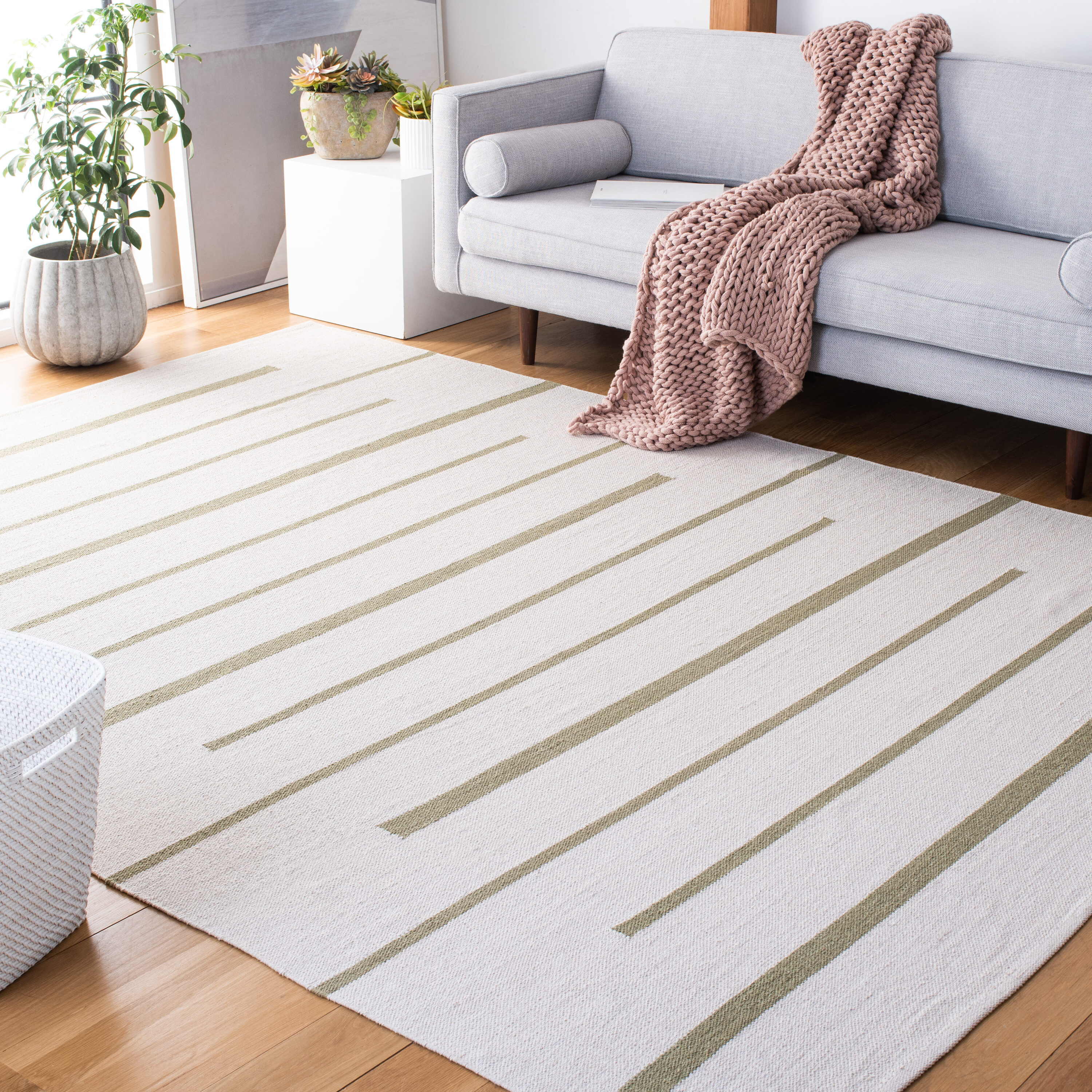  Montauk 311 Ivory/Light Green Contemporary 8ft x 10ft Large Rectangle Rug