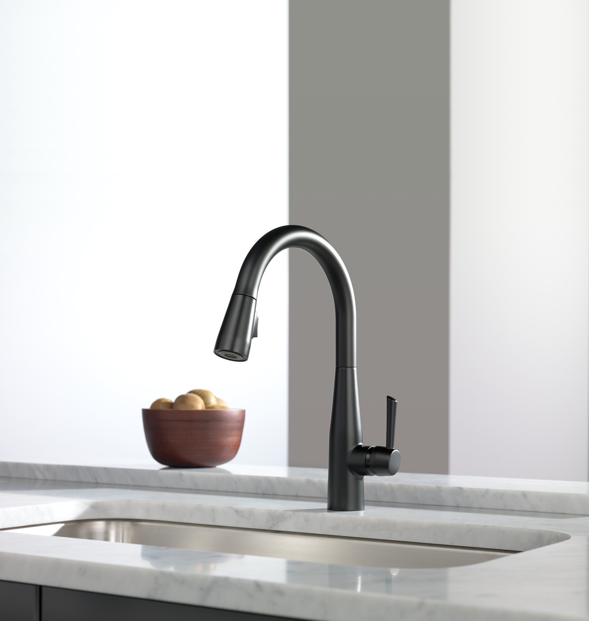 Matte Black Pull-Down Single Handle Kitchen Faucet