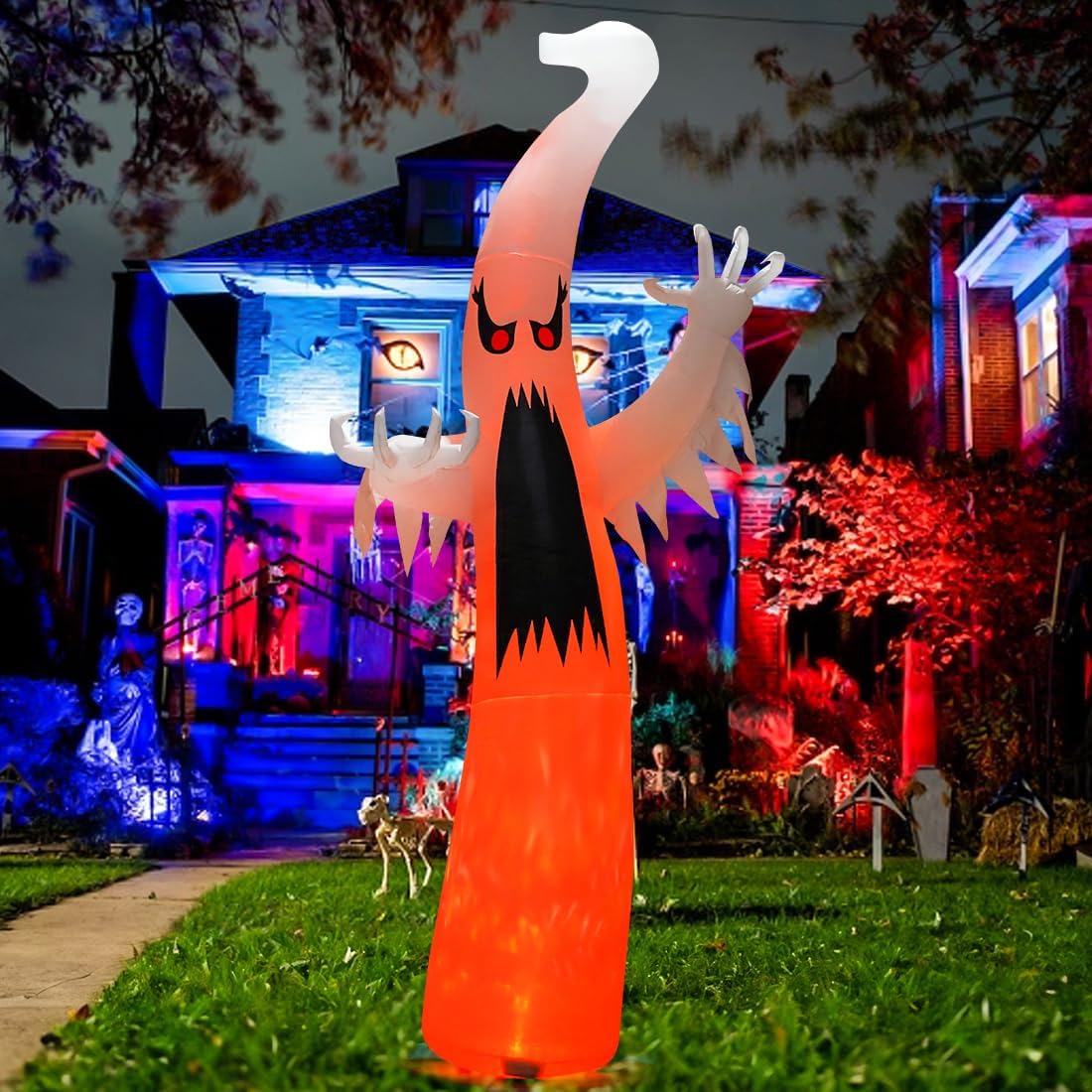 GOOSH Lighted Ghost Inflatable In The Outdoor Halloween Decorations ...