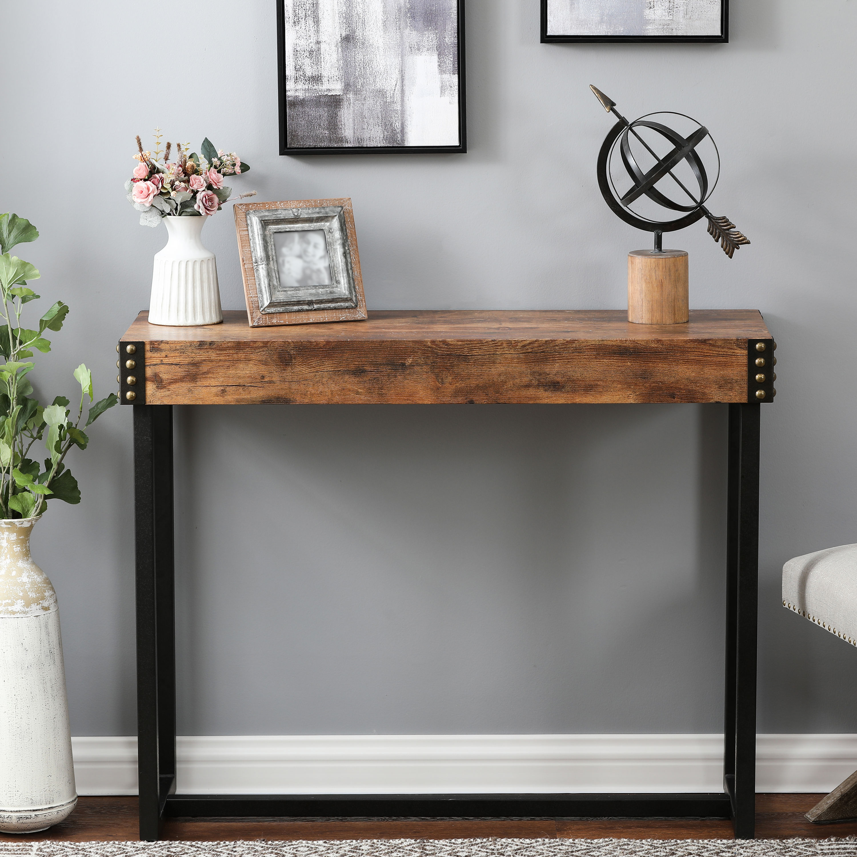 LuxenHome WHIF1531 Casual Red Oak Console Table