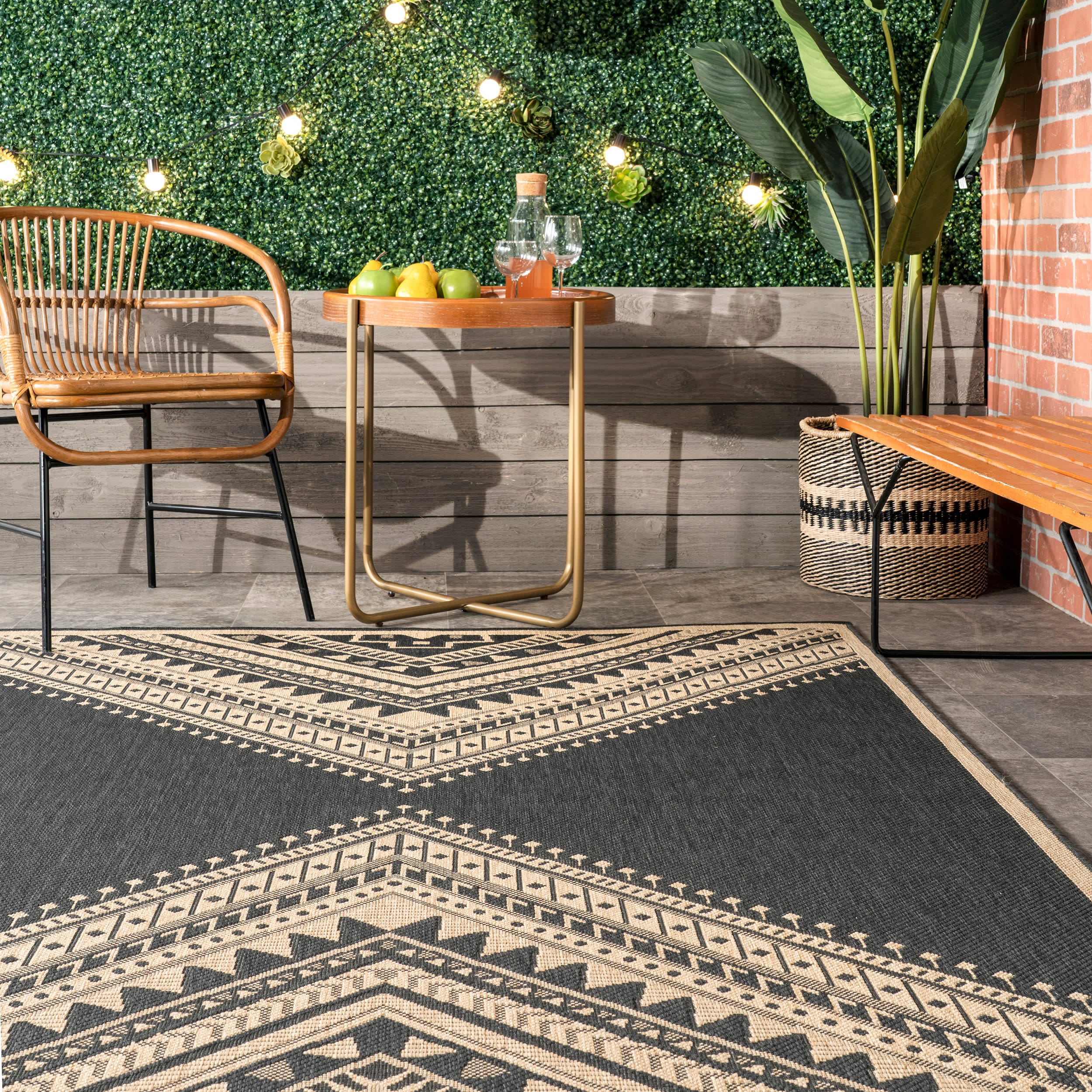 nuLOOM Landry Aztec Indoor/Outdoor Area Rug 2' x 3' in Charcoal