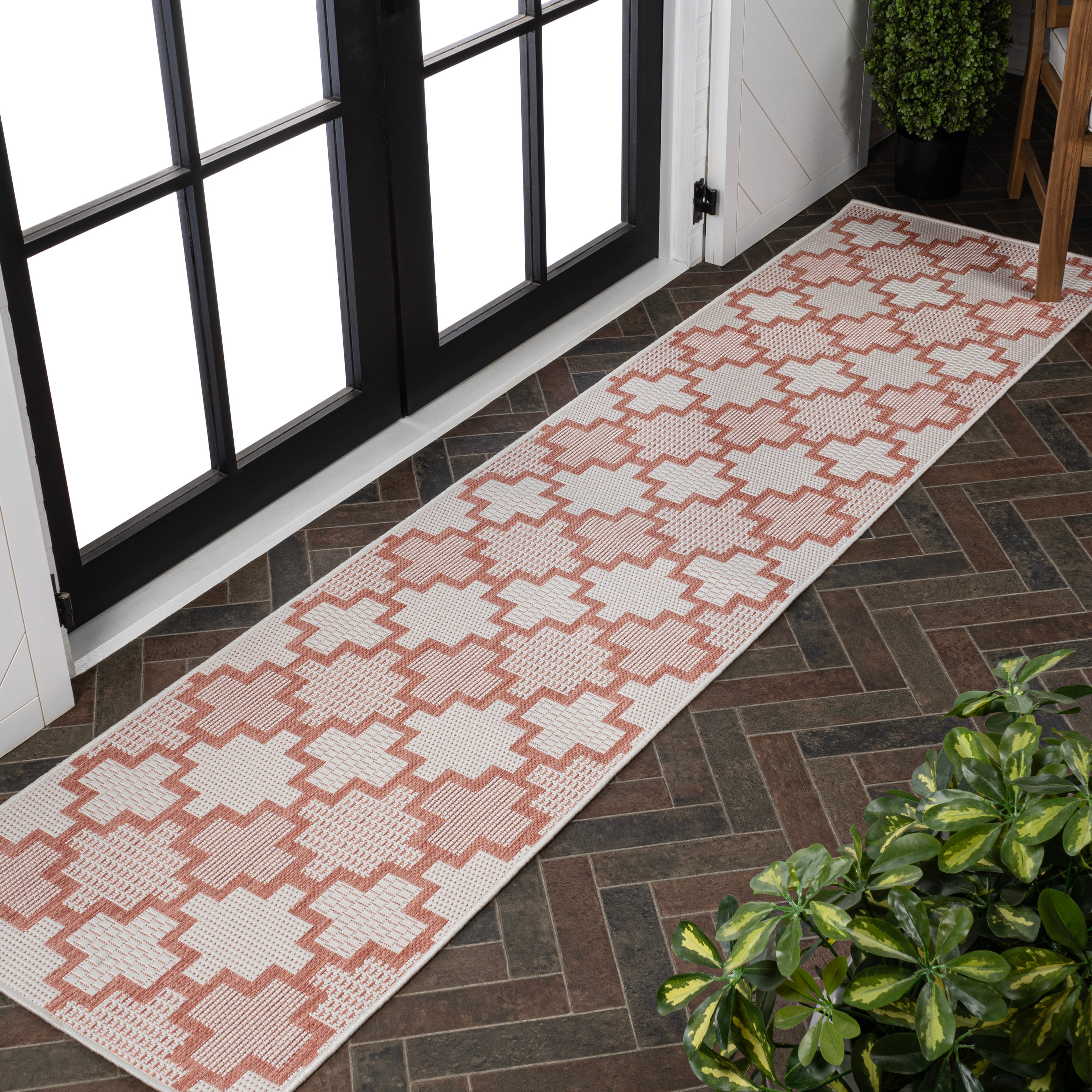 JONATHAN  Y TSN200A-28 TUSCAN SUN Cyrus Geometric Tile 2 x 8 (ft) Loomed Polypropylene Salmon/Cream Rectangular Indoor/Outdoor Geometric Farmhouse/Cottage Runner rug
