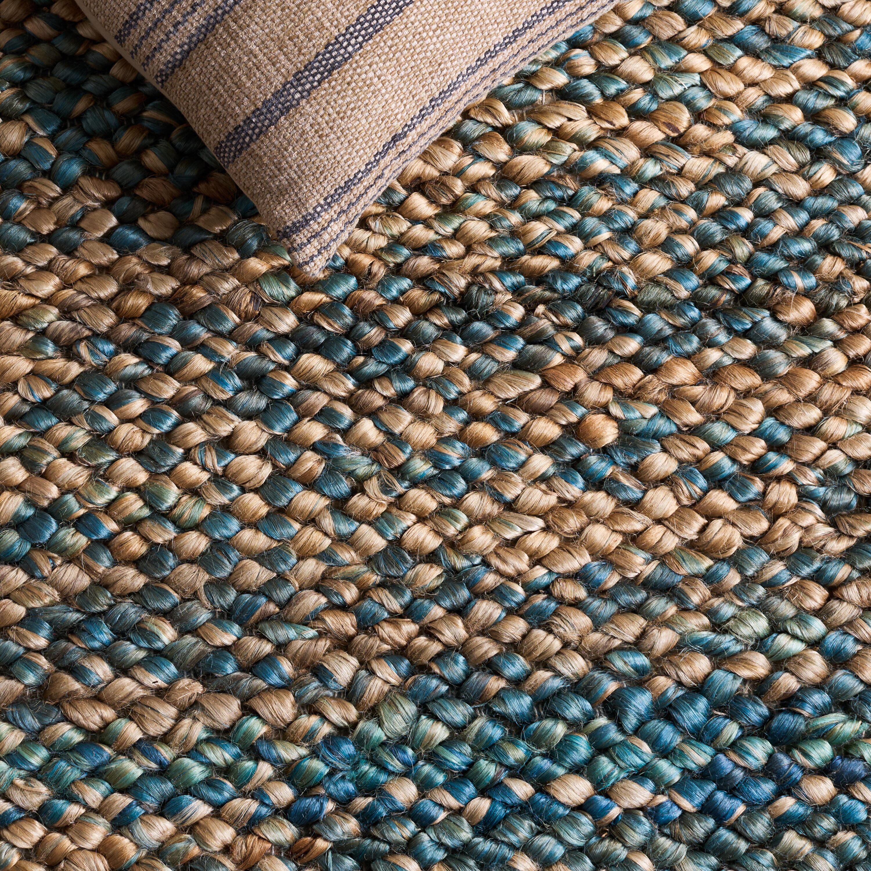 Safavieh NFC111M-8 rugs - View #4