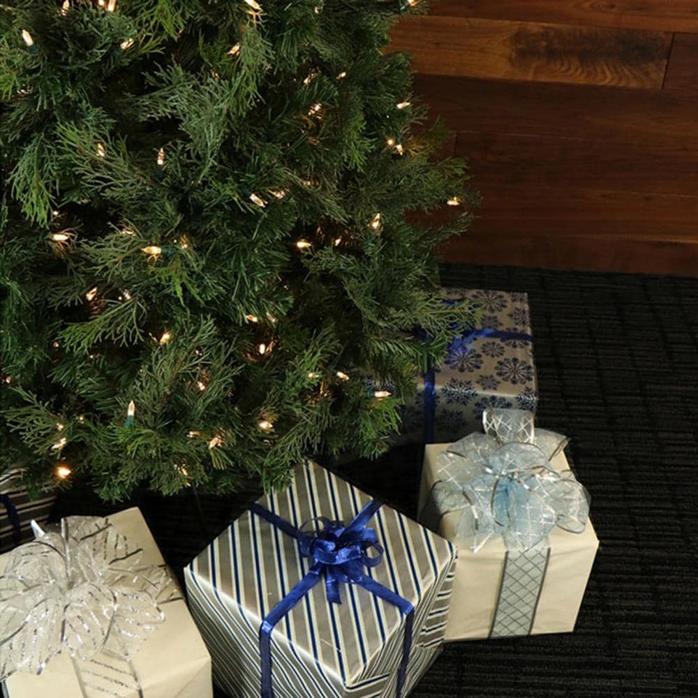 Fraser Hill Farm FFNC050-6GREZ Artificial-Christmas-Trees - View #2