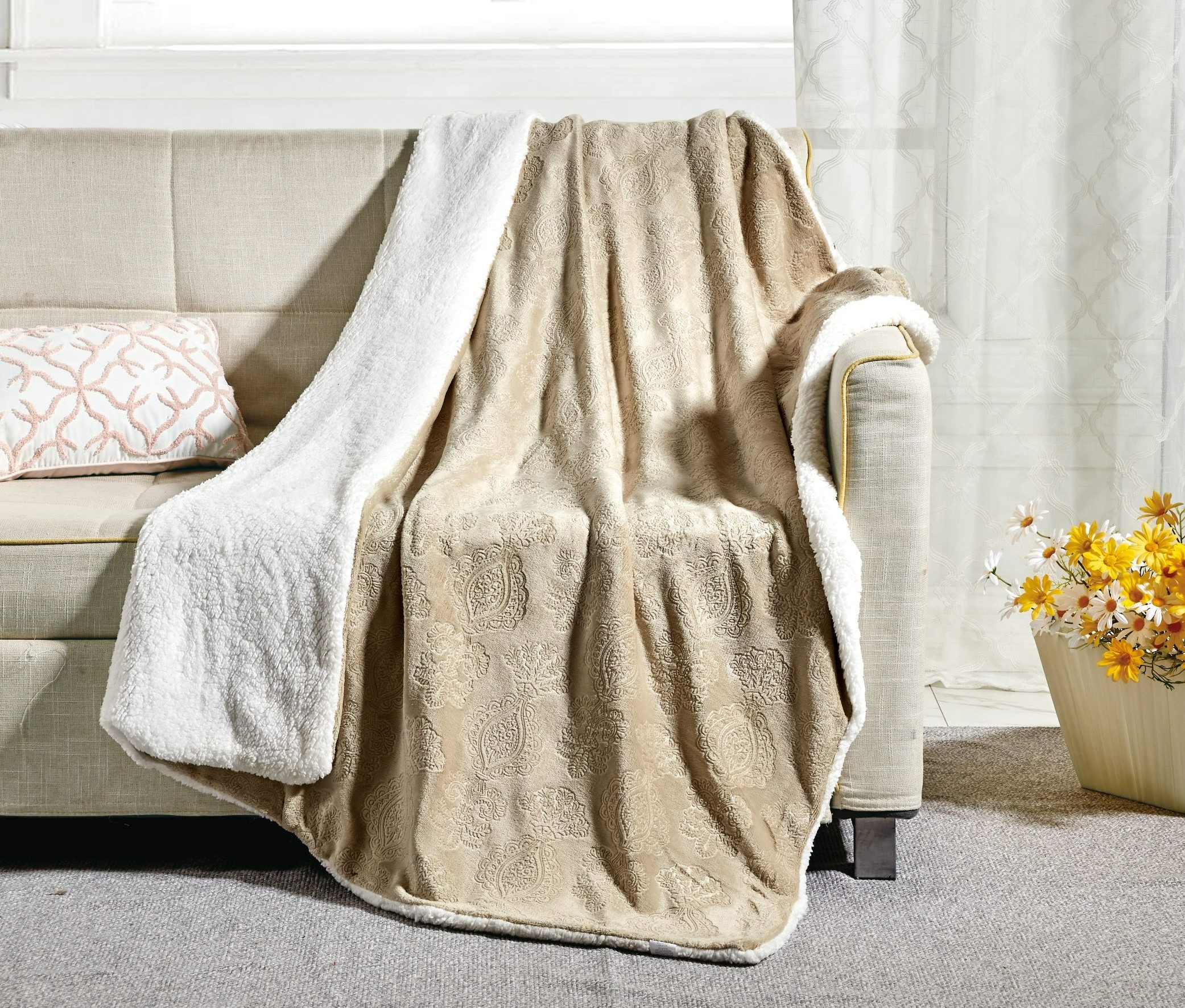 NY Loft 30013 Perfectly Pale 50-in x 60-in Fleece/Peva Throw