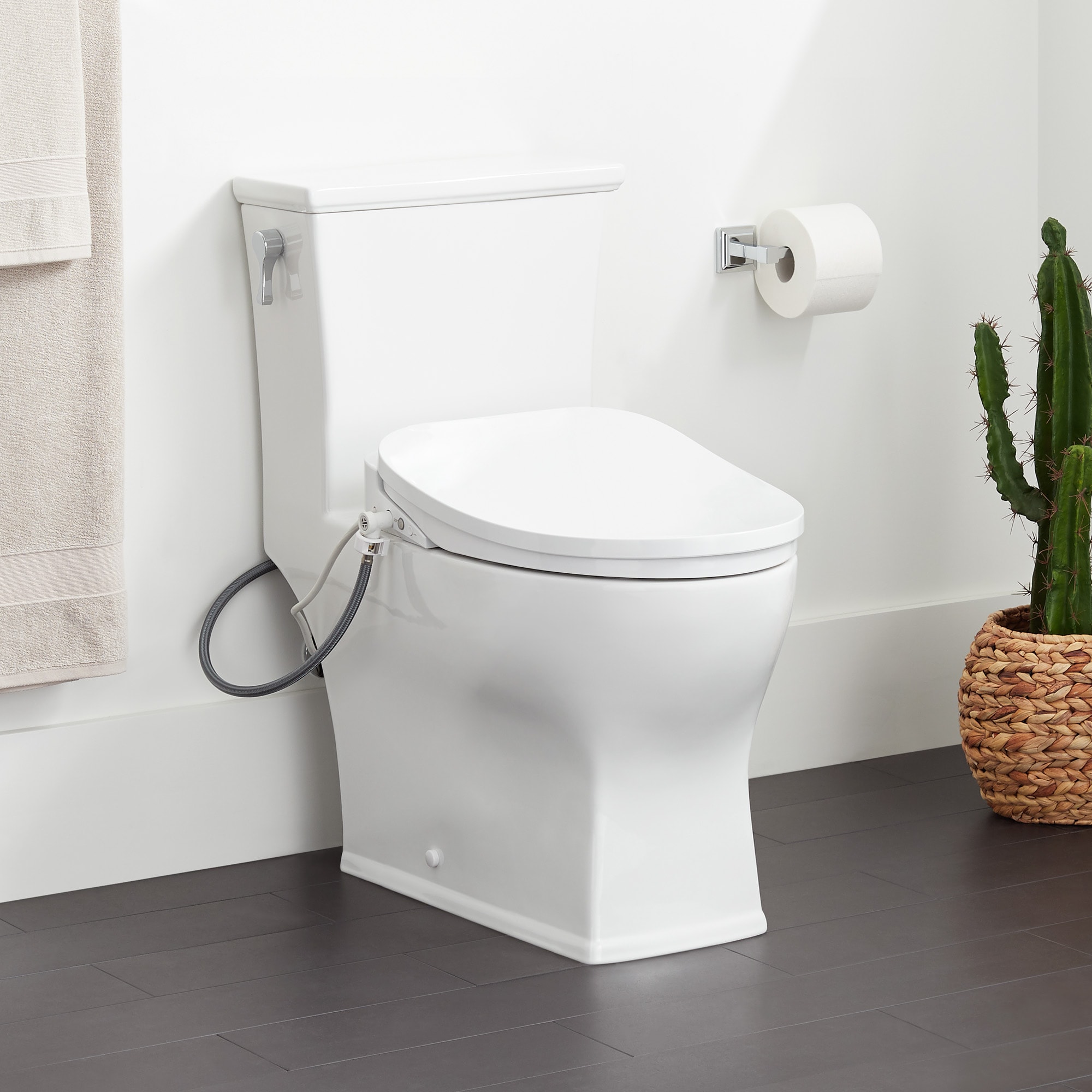 Signature Hardware 467007 Carraway White Elongated Standard height Soft Close 1-piece Toilet 12-in Rough-In WaterSense 1.28 GPF