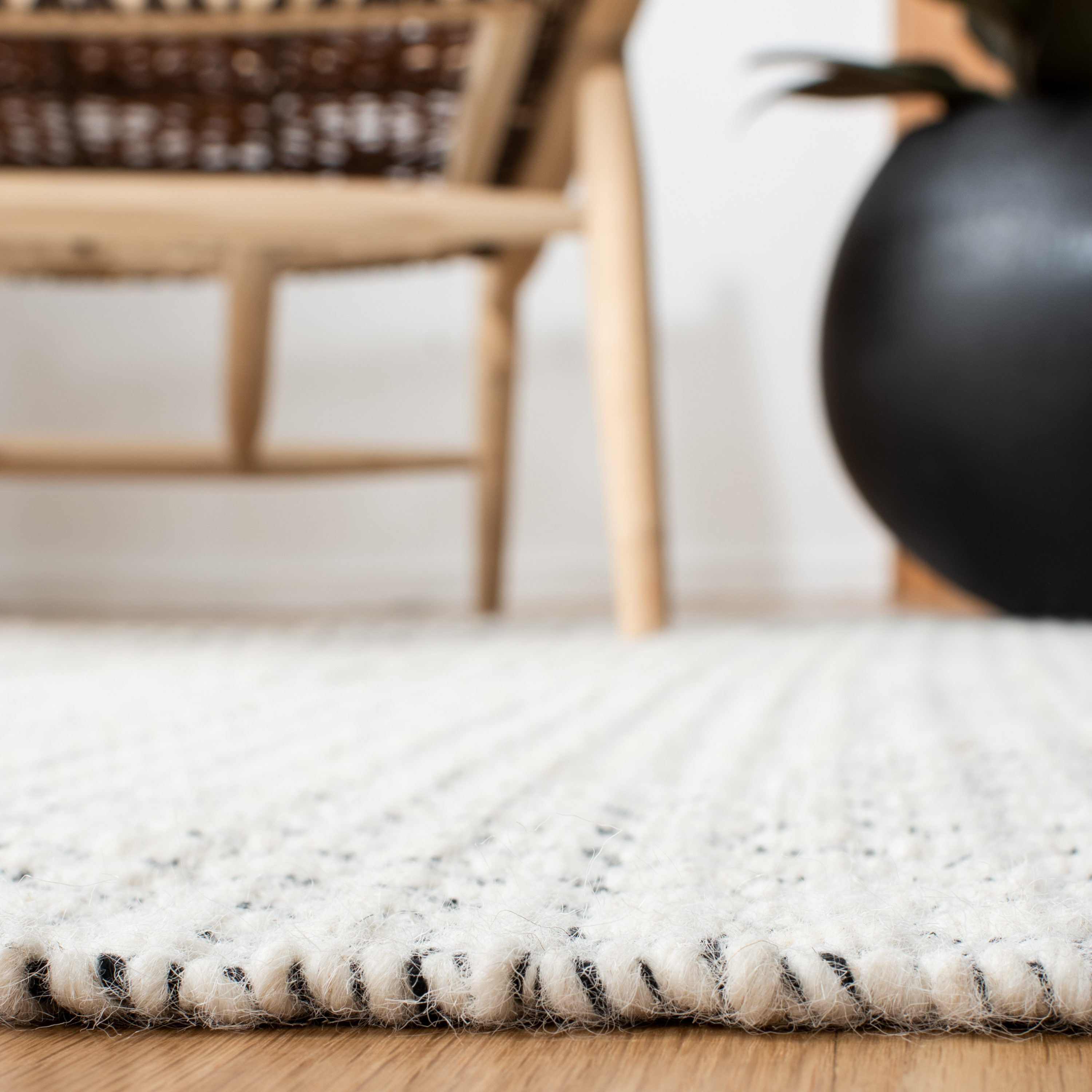 Handwoven Coastal-Contemporary Black Wool-Cotton Rug 8' x 10'
