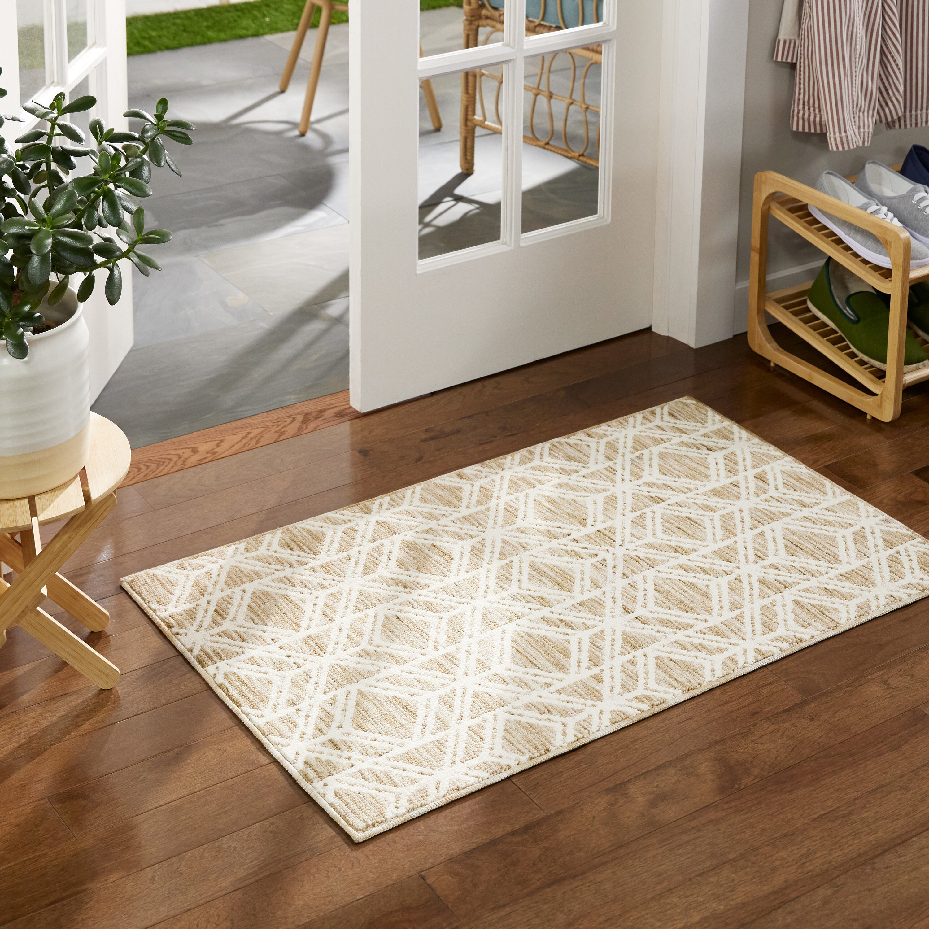 Town & Country Living 3-E002-150 2-ft x 3-ft Beige Polyester Rectangular Indoor Decorative Door mat