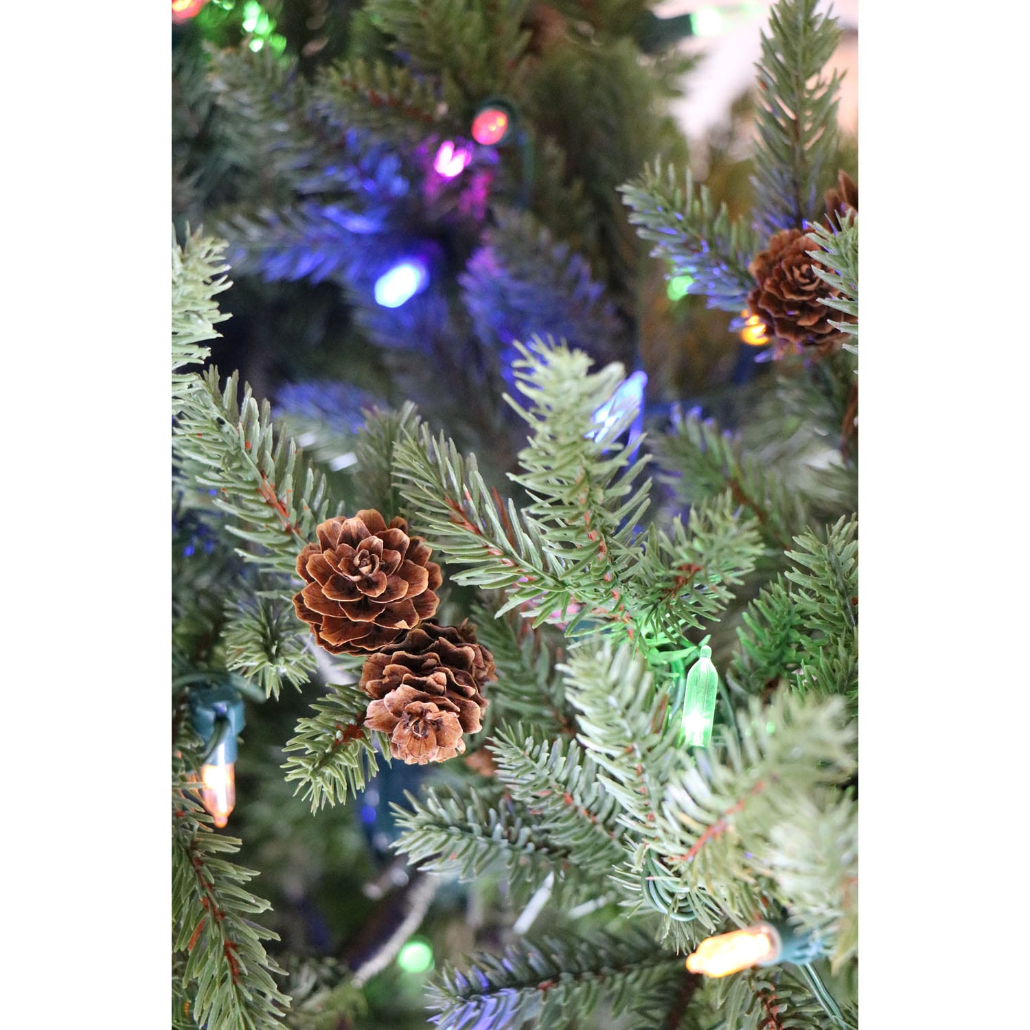Fraser Hill Farm FFNF056-6GRB Artificial-Christmas-Trees - View #13