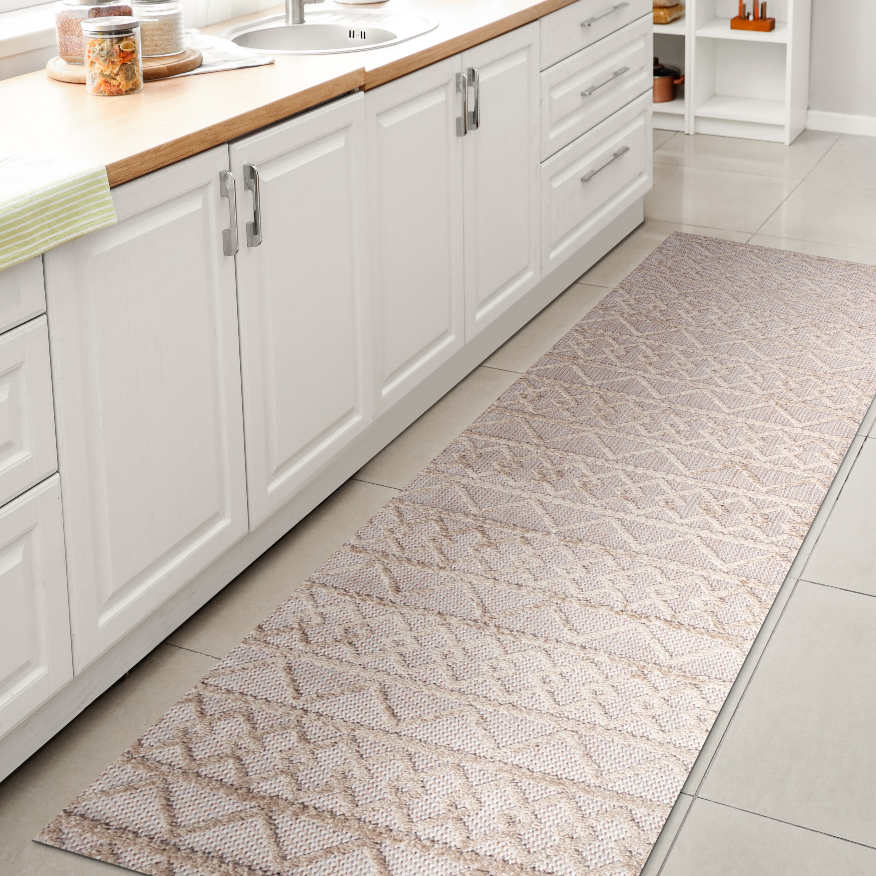 JONATHAN  Y SBH104B-28 South Beach Aylan High-Low 2 x 8 (ft) Loomed Polypropylene Beige Rectangular Indoor/Outdoor Geometric Bohemian/Eclectic Runner rug
