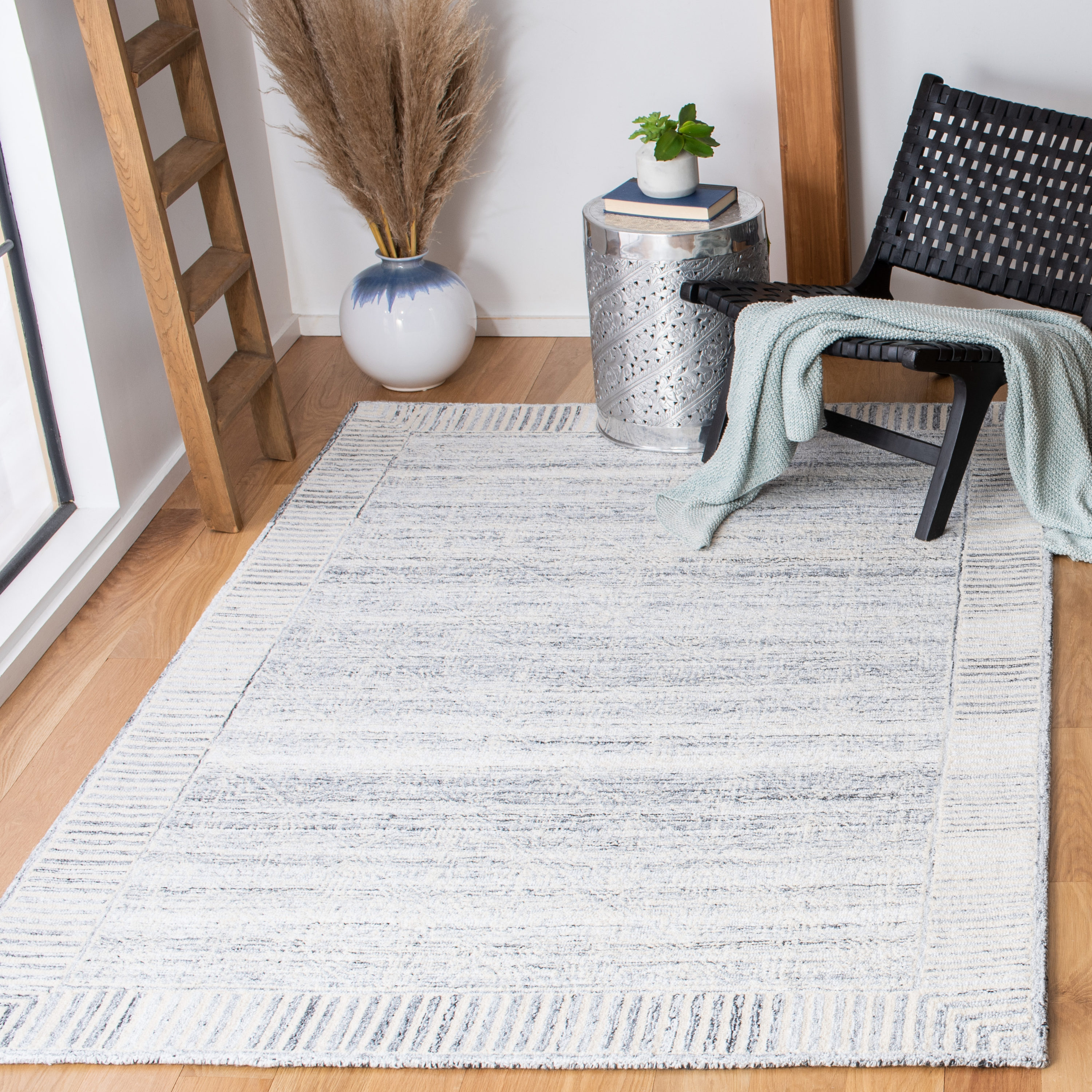 Gray and Ivory Hand-Tufted Wool Area Rug, 5' x 8'