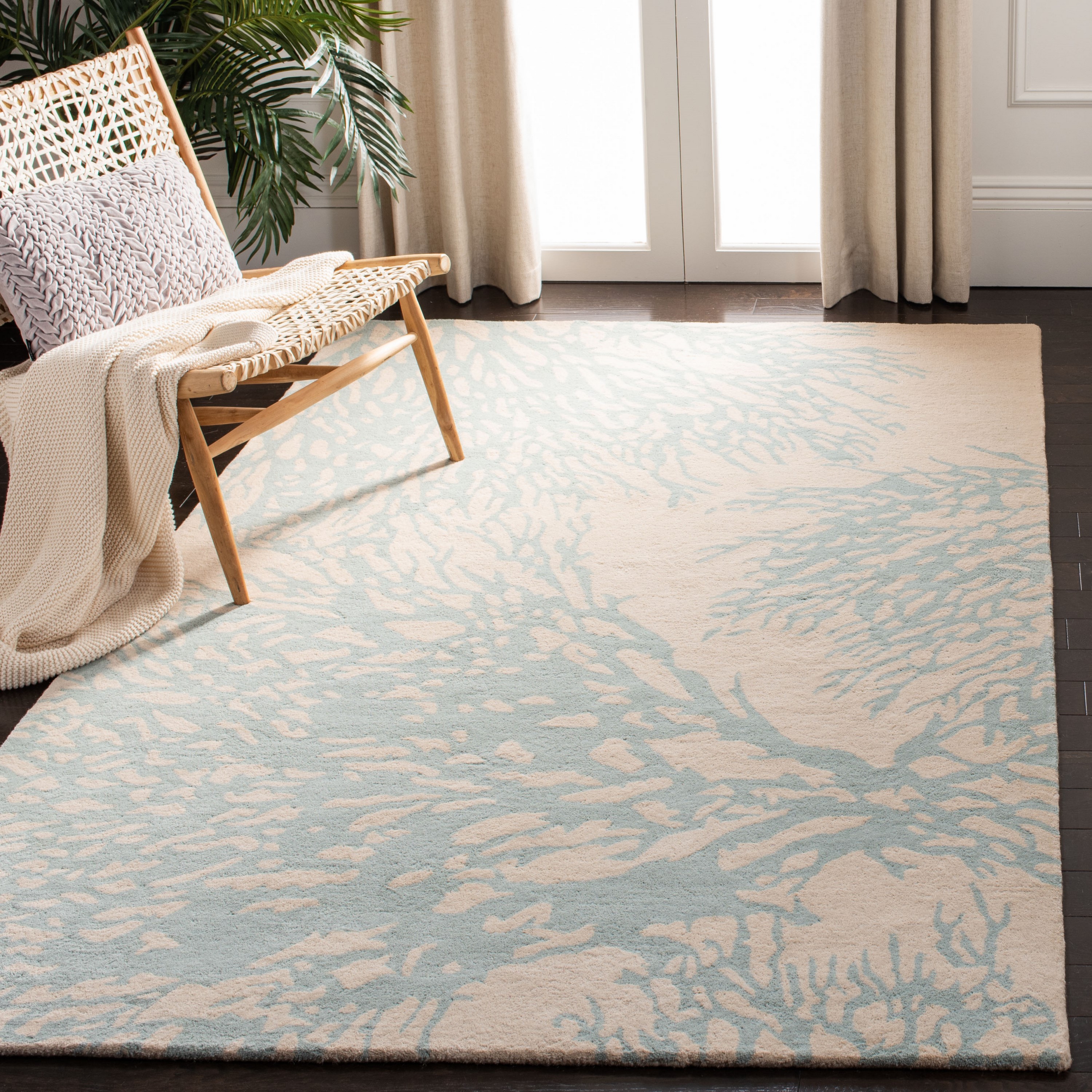 Safavieh BEL115C-2 Bella Sprigs 2 x 3 (ft) Tufted Wool Beige/Blue Rectangular Indoor Floral/Botanical Farmhouse/Cottage Throw rug
