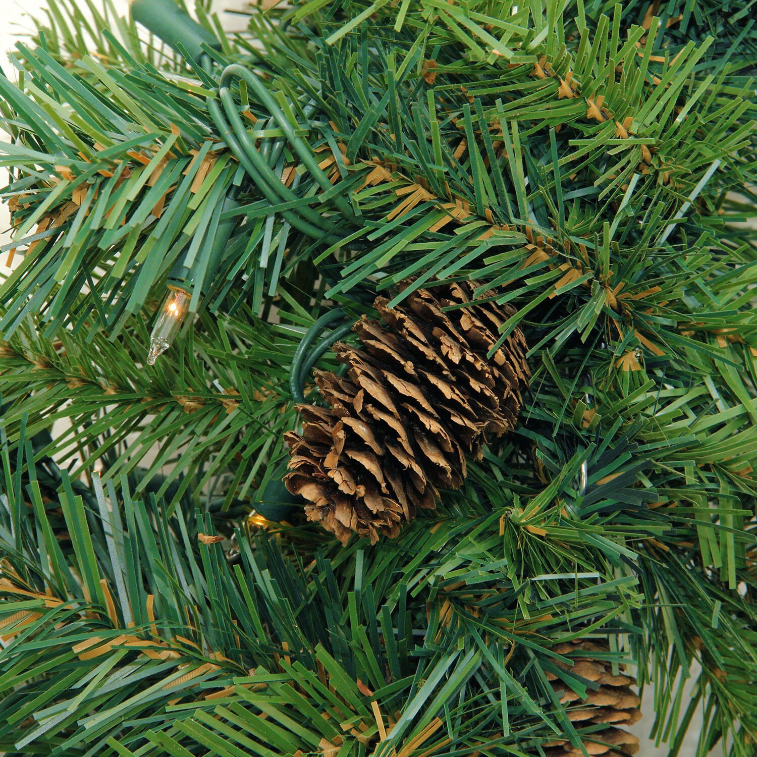 Northlight 32265985 Artificial-Christmas-Wreaths - View #3