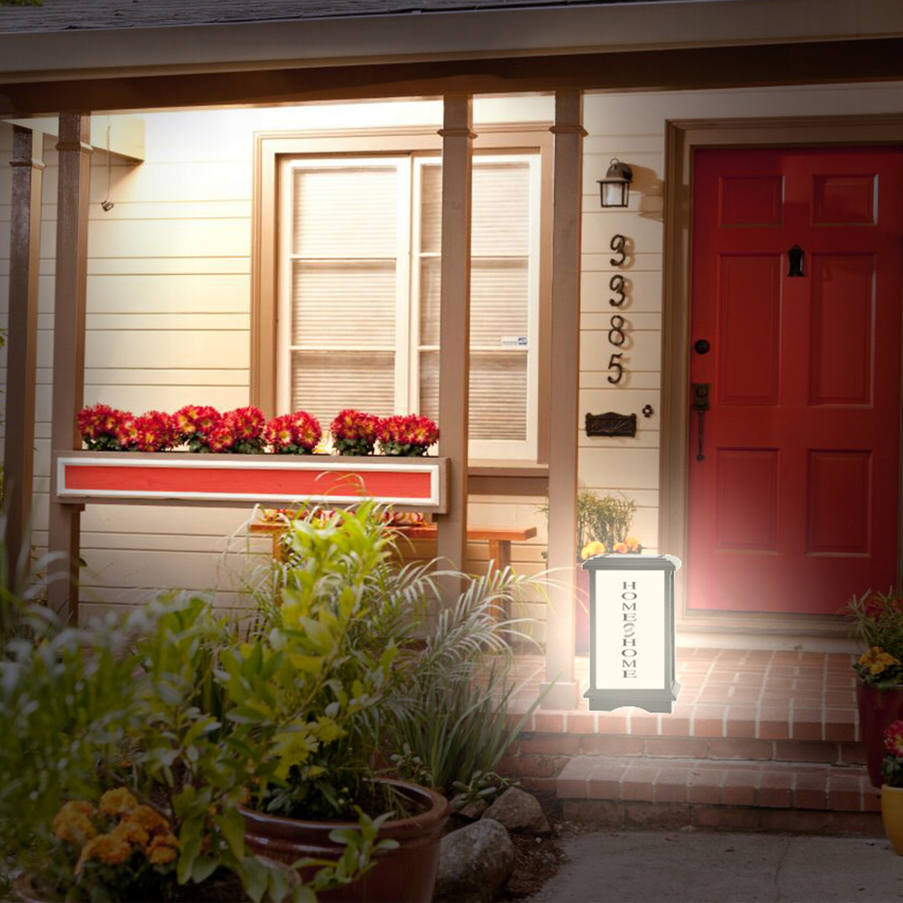 Techko Solar LED Welcome Lantern with Amber and White Light