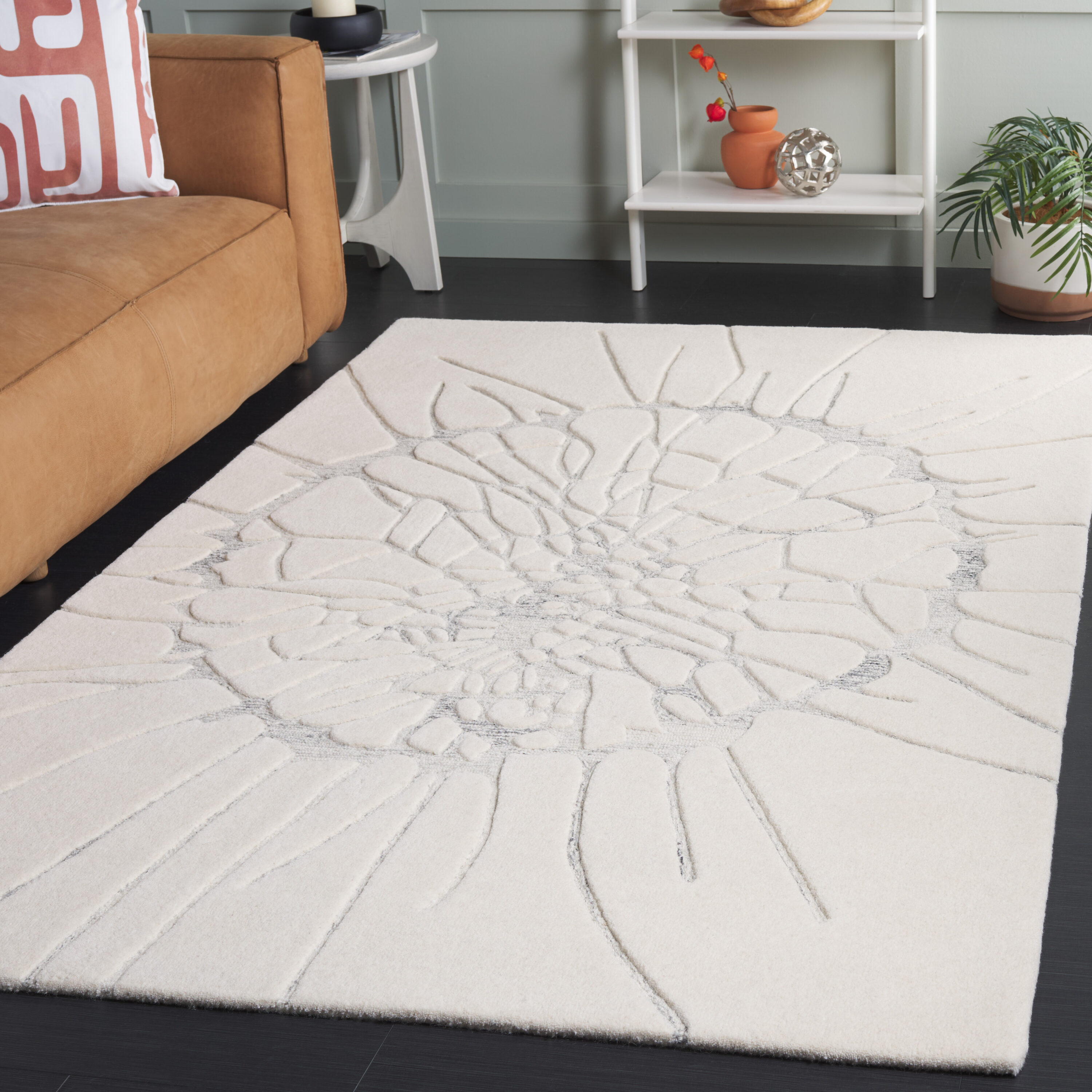  Mykonos 101 Ivory/Silver Contemporary 4ft x 6ft Small Rectangle Rug