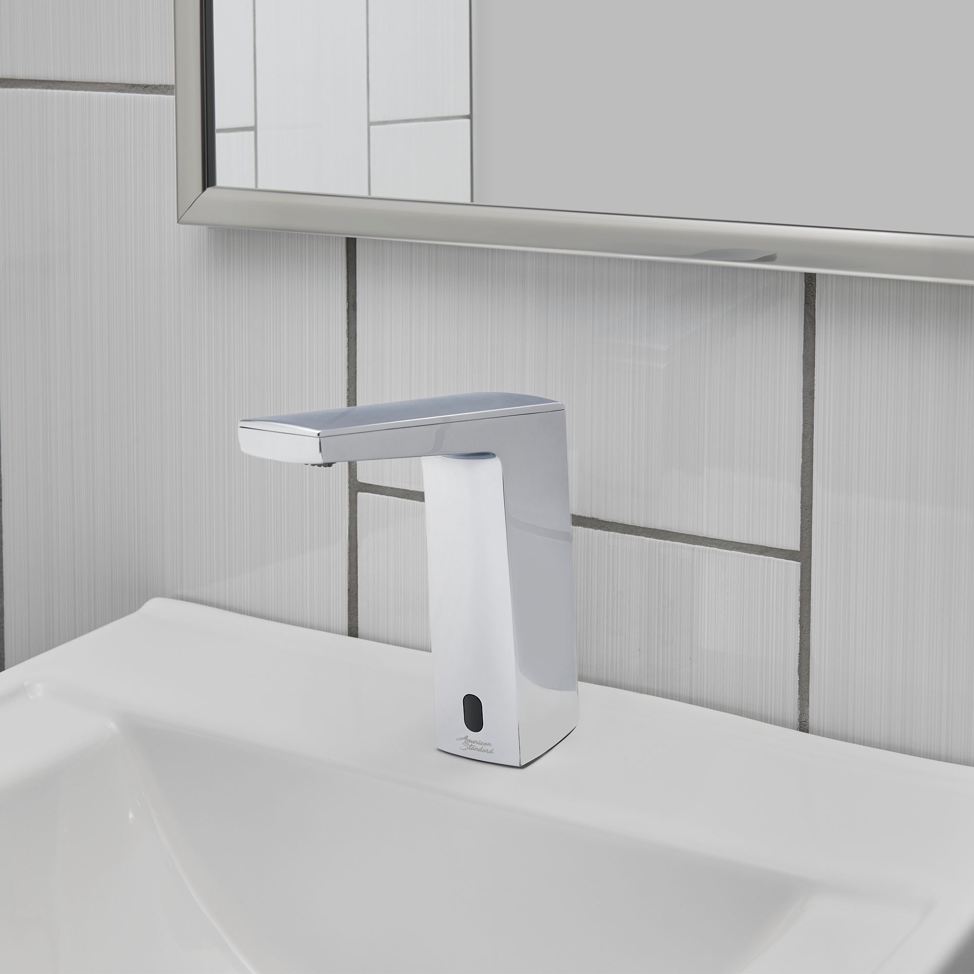Polished Chrome Modern Single-Handle Bathroom Faucet