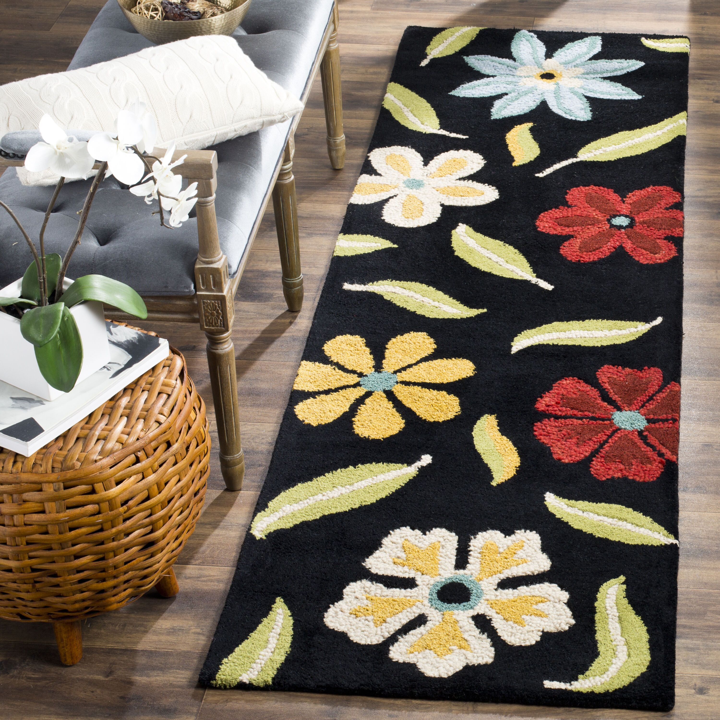 Safavieh BLM678B-28 Blossom Aggie 2 x 8 (ft) Hooked Wool Black/Multi Rectangular Indoor Floral/Botanical Bohemian/Eclectic Runner rug