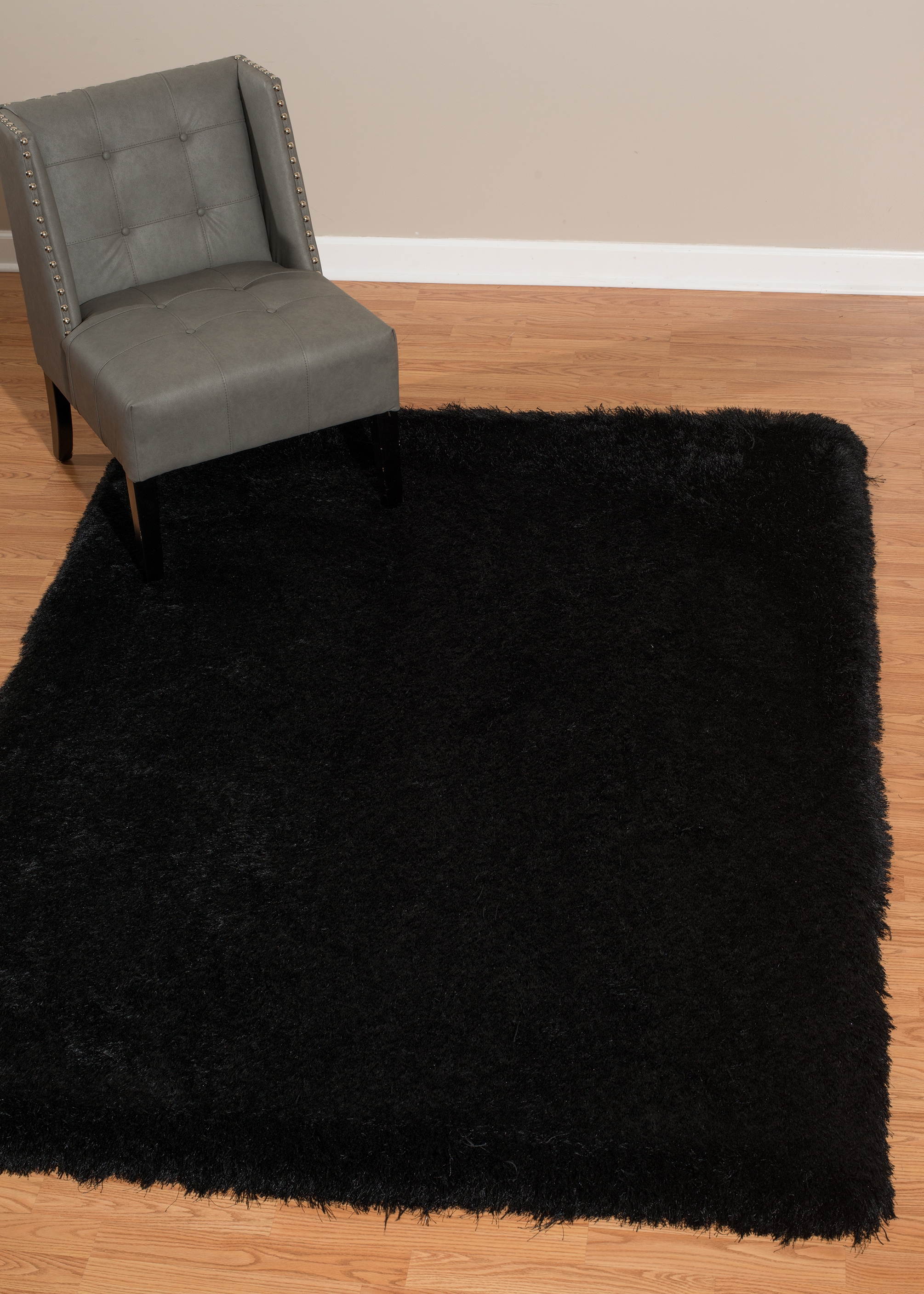 United Weavers Of America 2300 00121 33 Bliss 3 x 4 (ft) Polyester Black Rectangular Indoor Solid Area rug
