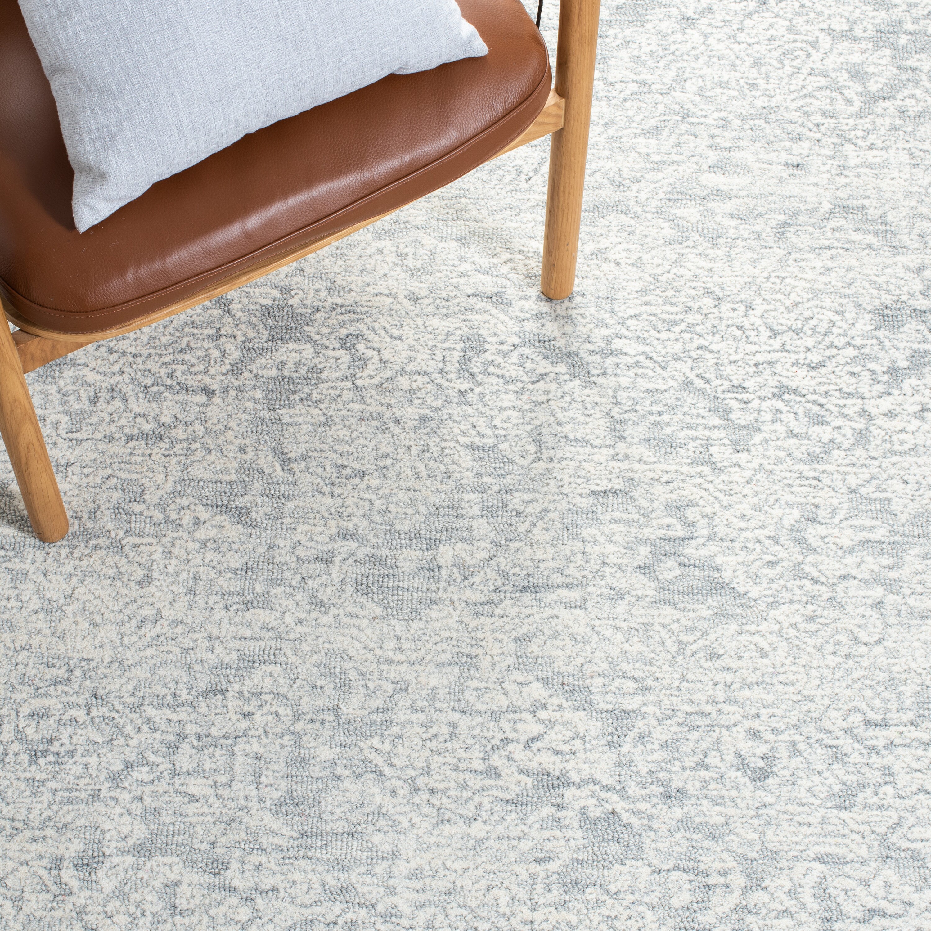 Elegant Metro Square Hand-Tufted Wool Rug in Soft Gray - 6'x6'