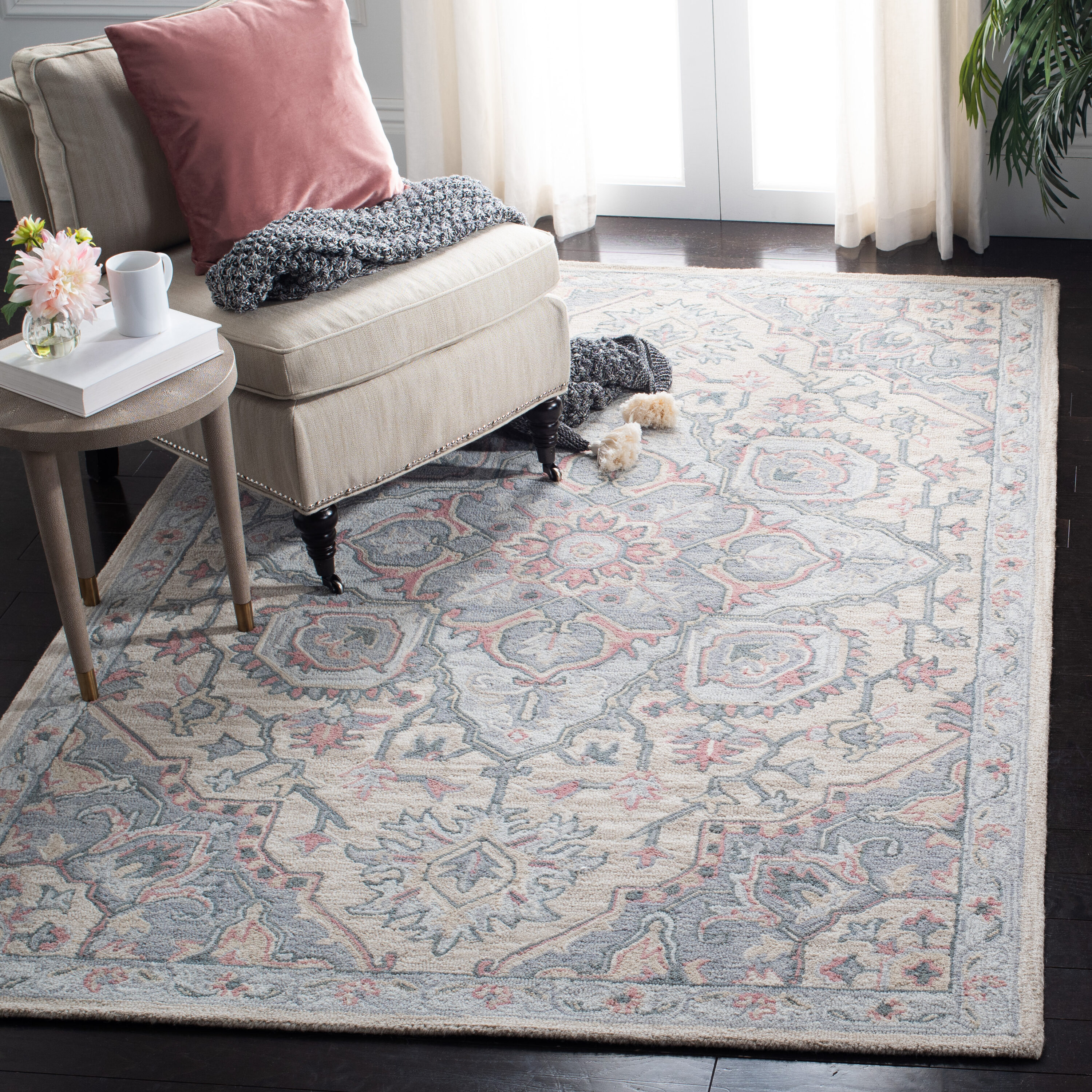  Heritage 922 Beige/Blue Traditional 4ft x 6ft Small Rectangle Rug