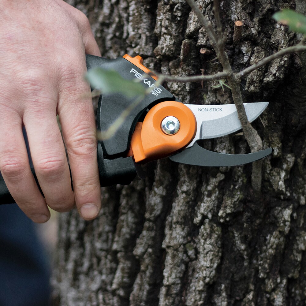 Fiskars Steel Compound Bypass Hand Pruner with Finger-positioning
