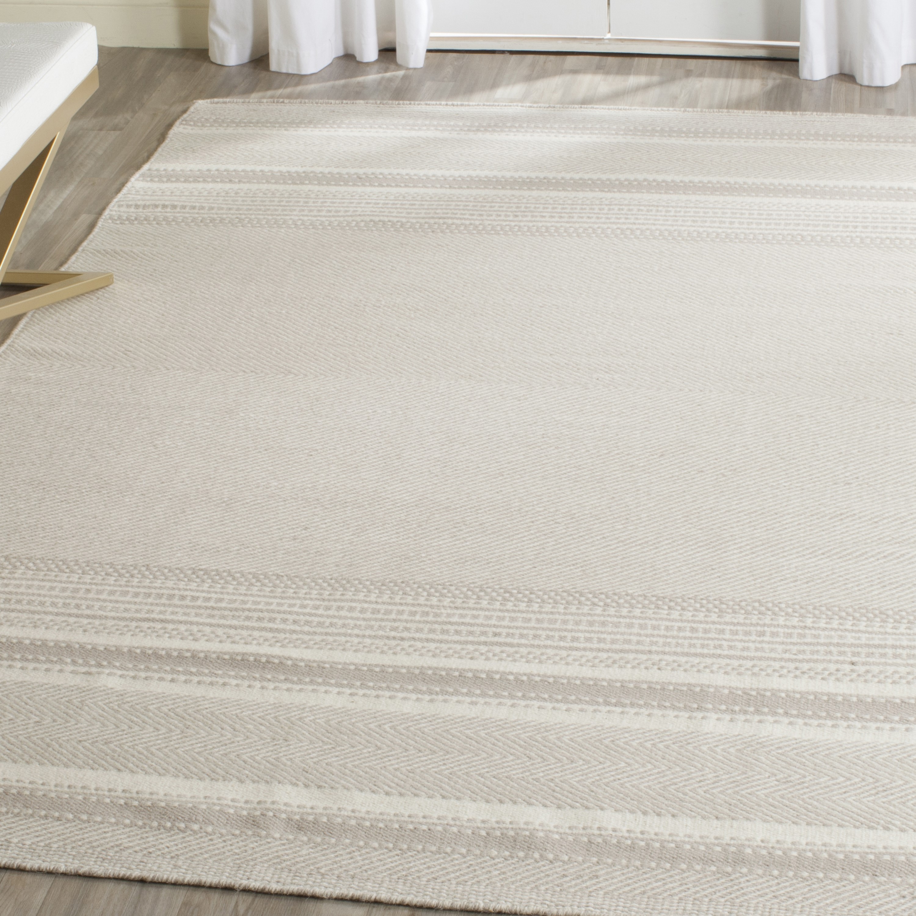 Safavieh KLM419B-6 Kilim Diya 6 x 9 (ft) Wool Gray/Ivory Rectangular Indoor Stripe Oriental Area rug
