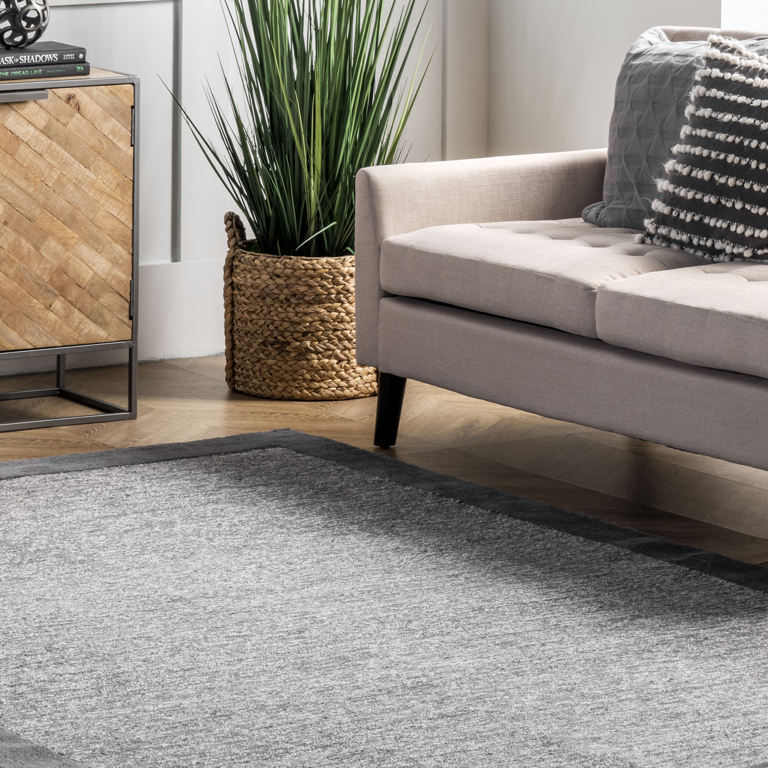Elegant 5'x8' Hand-Tufted Wool Area Rug in Timeless Gray